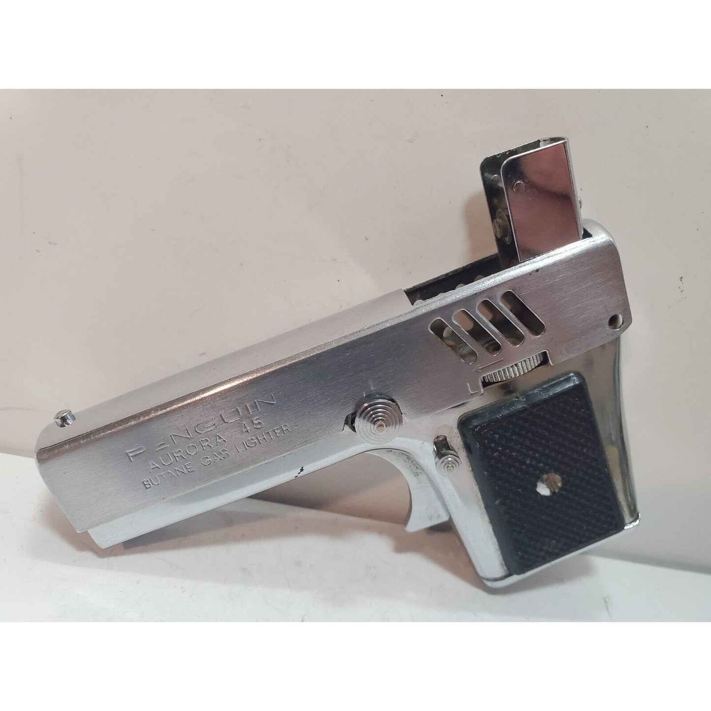 Vintage Penguin Aurora 45 Butane Gas Lighter Japan 6290/28