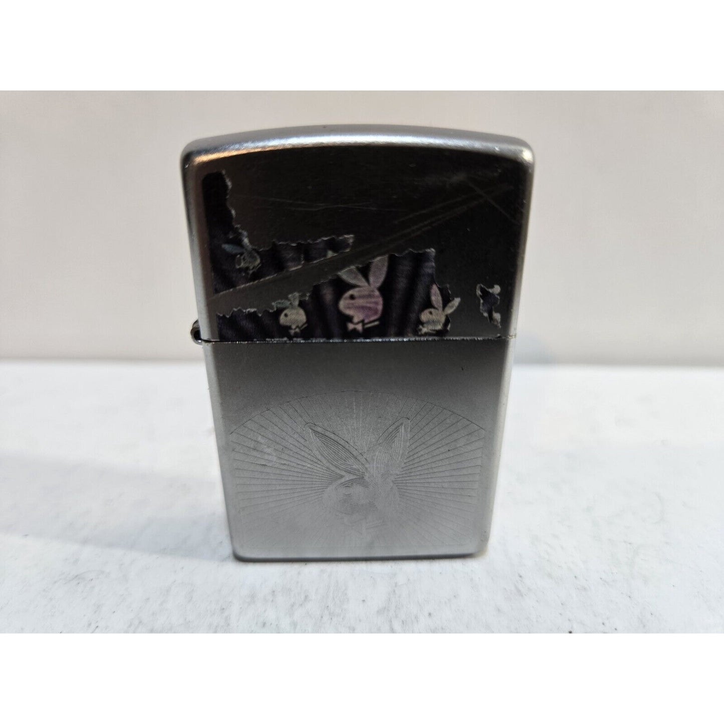 Working PLAYBOY BUNNY ENGRAVED ZIPPO Lighter 7213/33