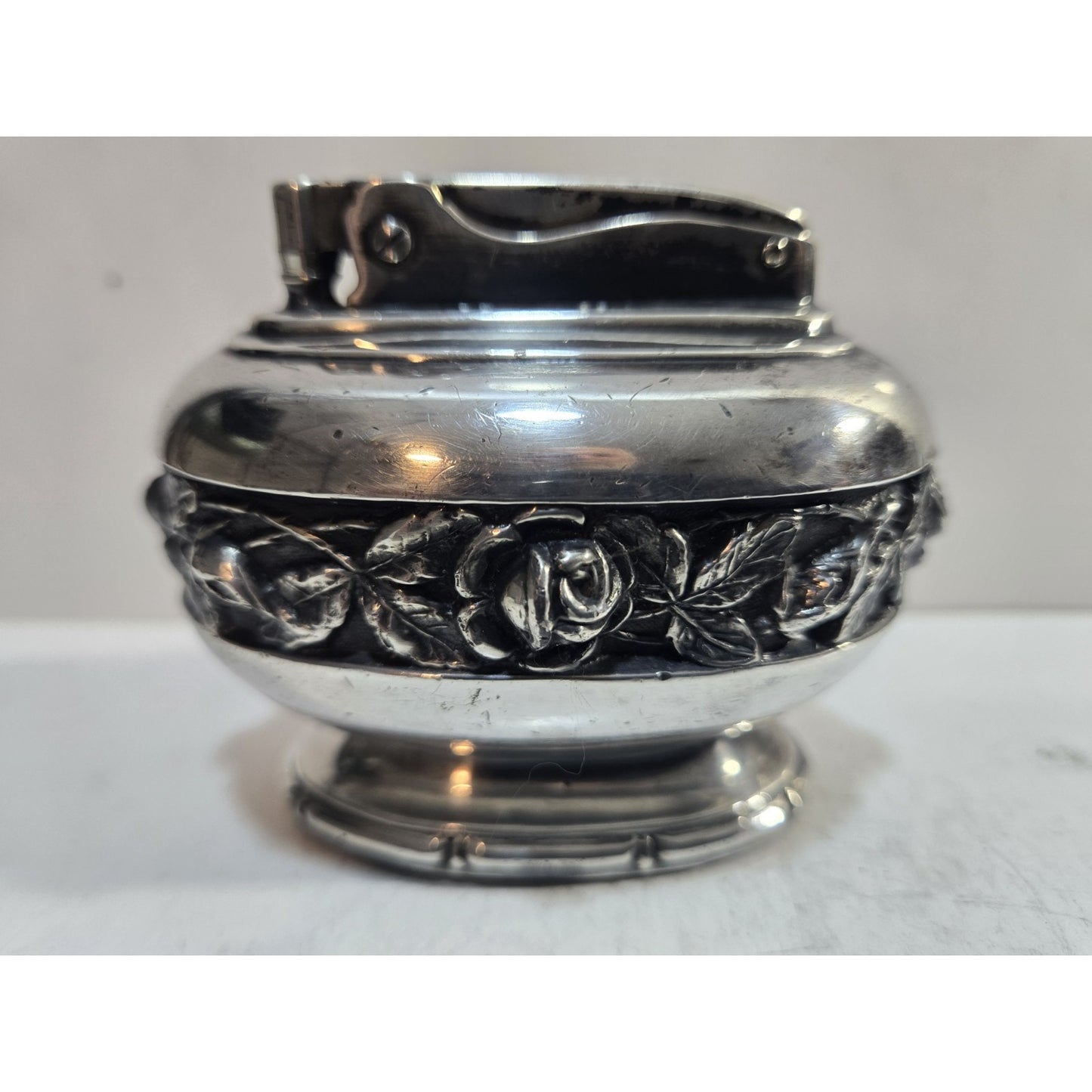 Working 1950's Ronson Silver Plated Melrose USA Made Floral Design Lighter.