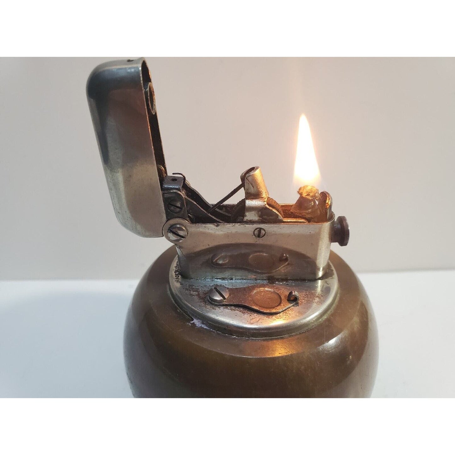 Working Vintage Thorens Marble Base Table Lighter Double Claw 6773/40