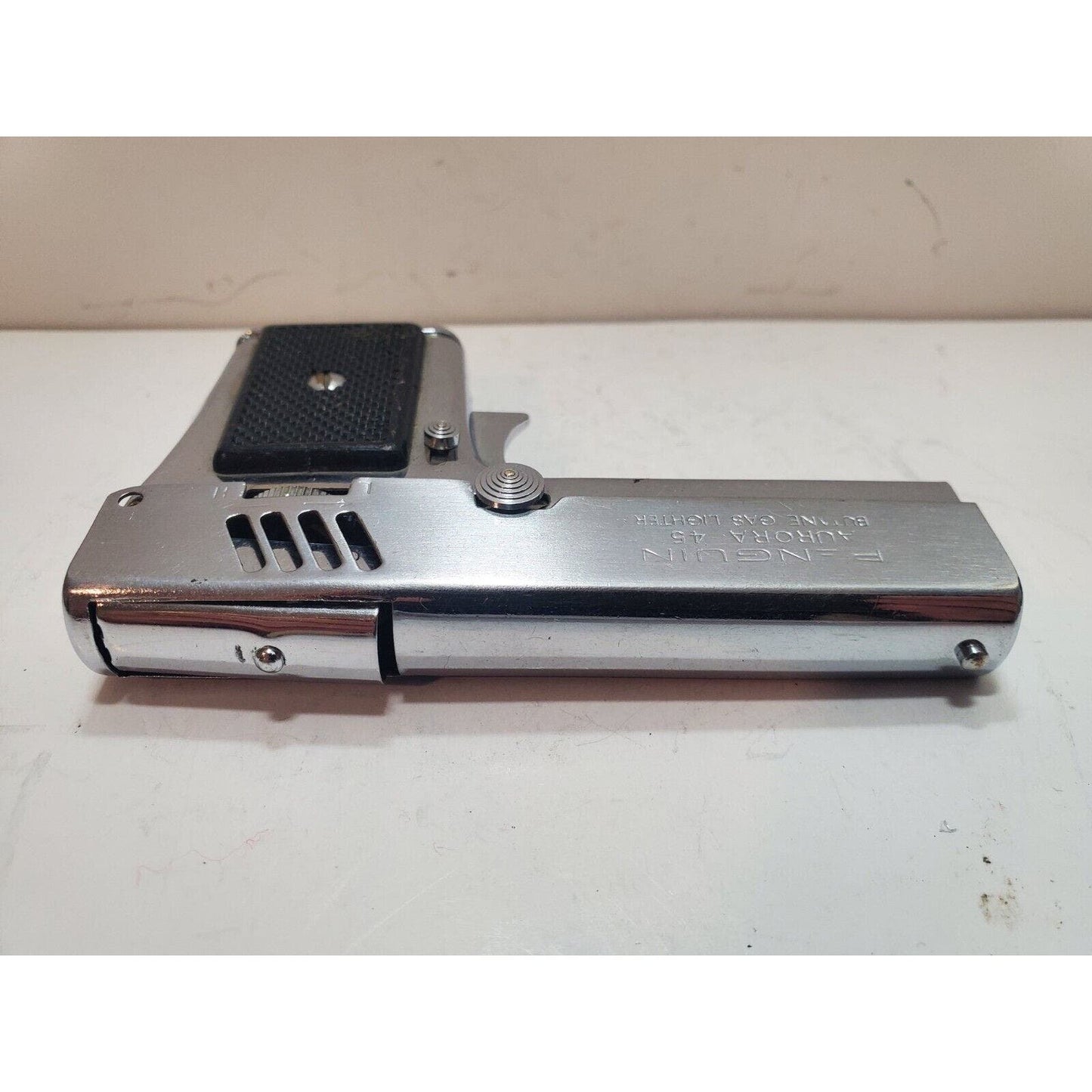 Vintage Penguin Aurora 45 Butane Gas Lighter Japan 6290/28