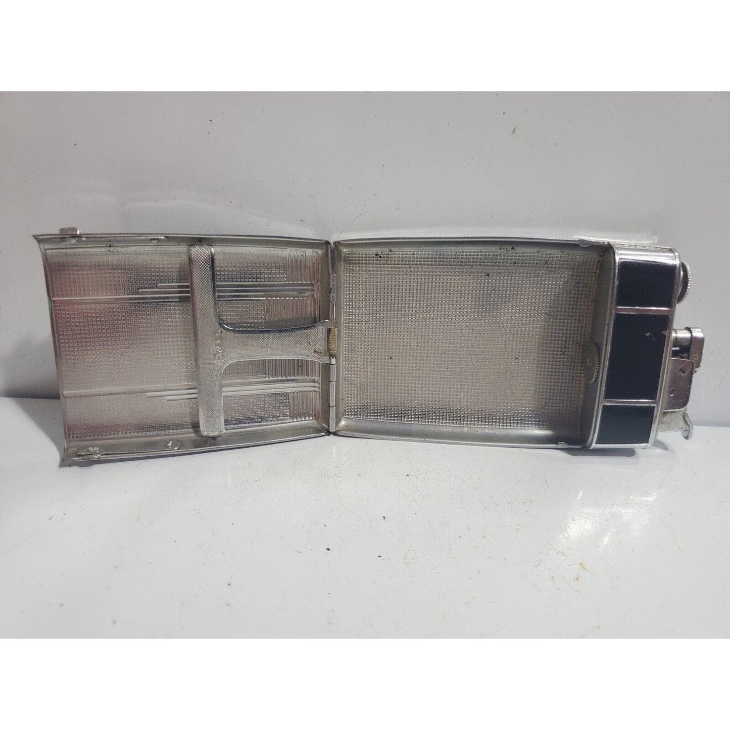 VINTAGE Evans Working Cigarette Case Trig A Lite Lighter Silver, Enamel 3061/16
