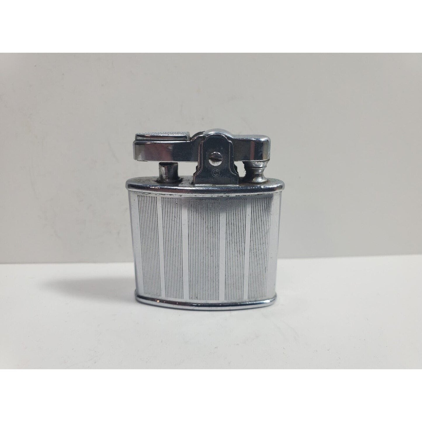 Vintage Working Ronson Standard Silver Tone Lighter 5821/26