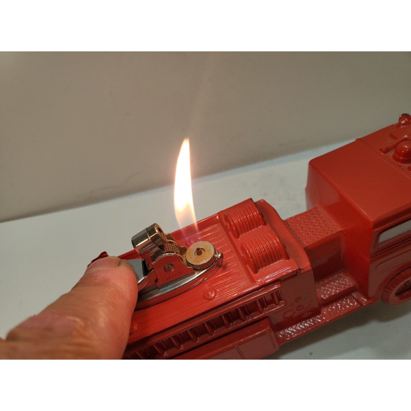 Working Vintage Fire Truck LIGHTER Red MODEL 6" 6245/48