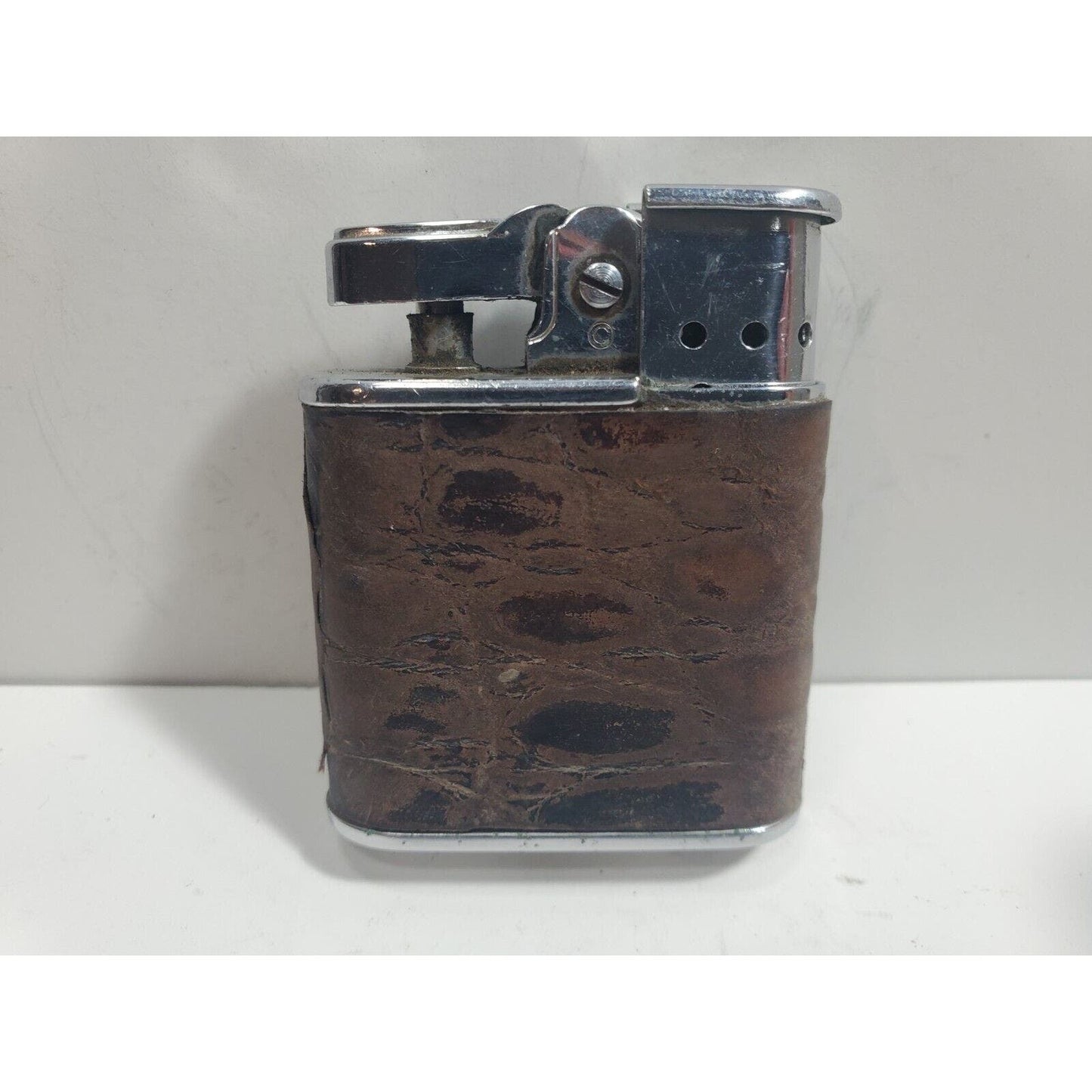 Vintage Working RONSON WHIRLWIND Leather Wrapped, Silver Tone Lighter. 5826/26