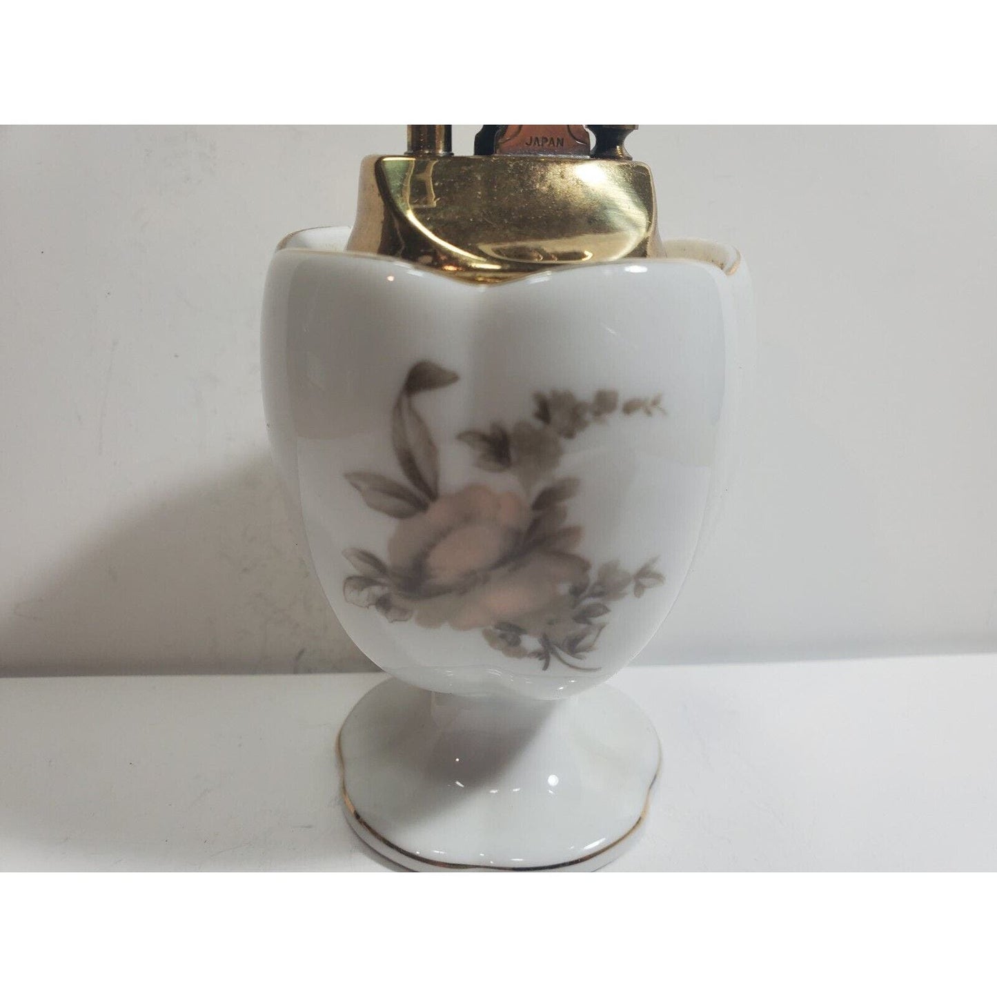 Vintage Working Porcelain Glass Ball Table Unlit Lighter 4" 1769/40