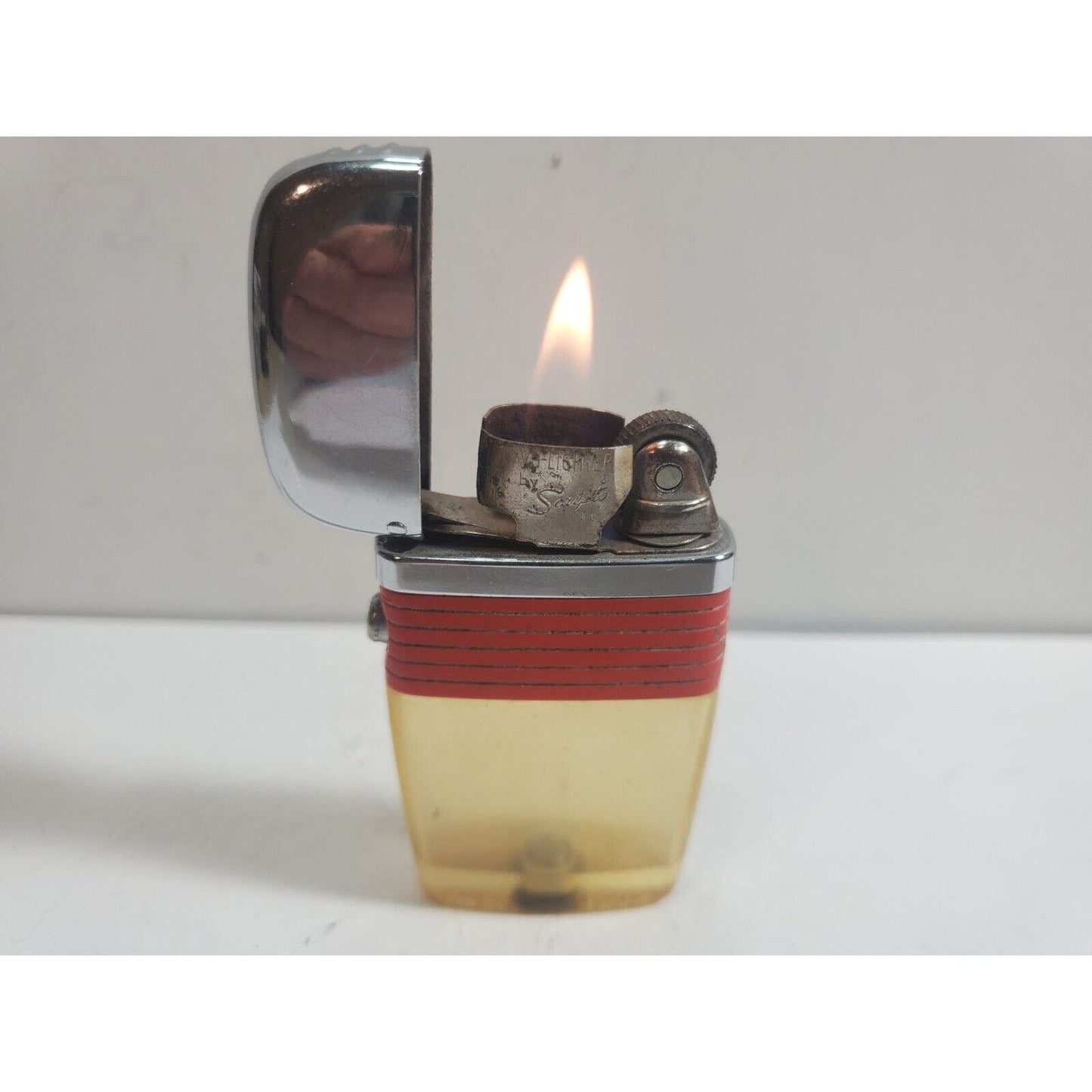 Vintage Working Scripto VU Lighter, Clear No Insert, Red 6058/29