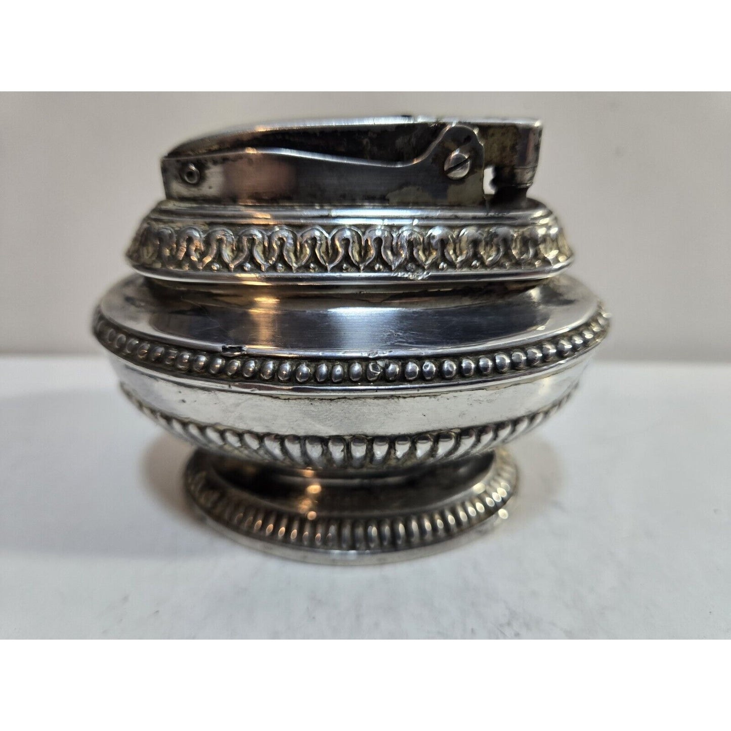 VINTAGE WORKING Ronson Queen Anne Silver Table Lighter 7659/13