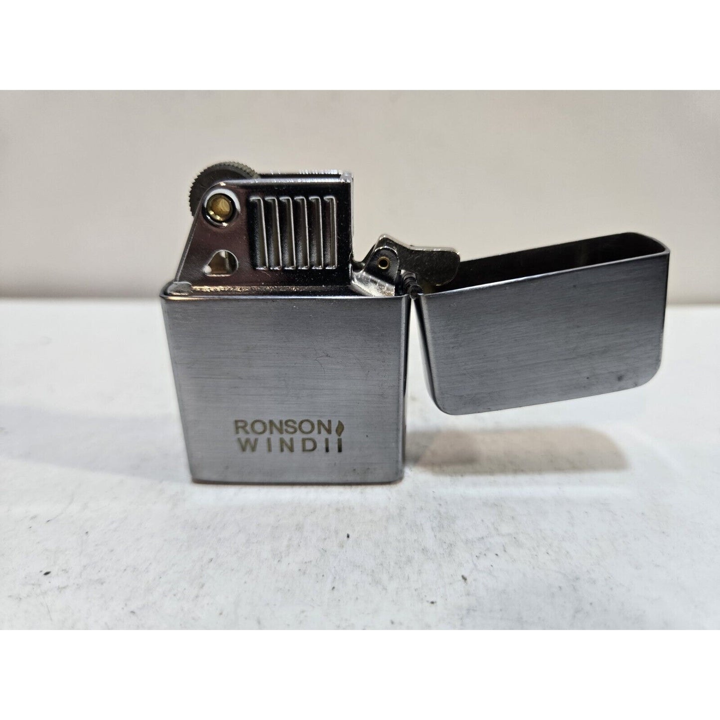 Vintage Working Ronson Wind II Silver Tone Lighter 7431/26