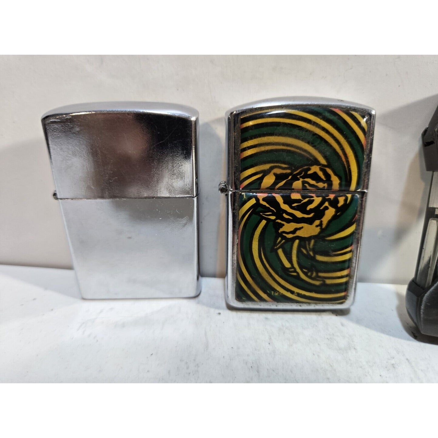 LOT OF 3 VINTAGE LIGHTERS / WORKING 7357/35