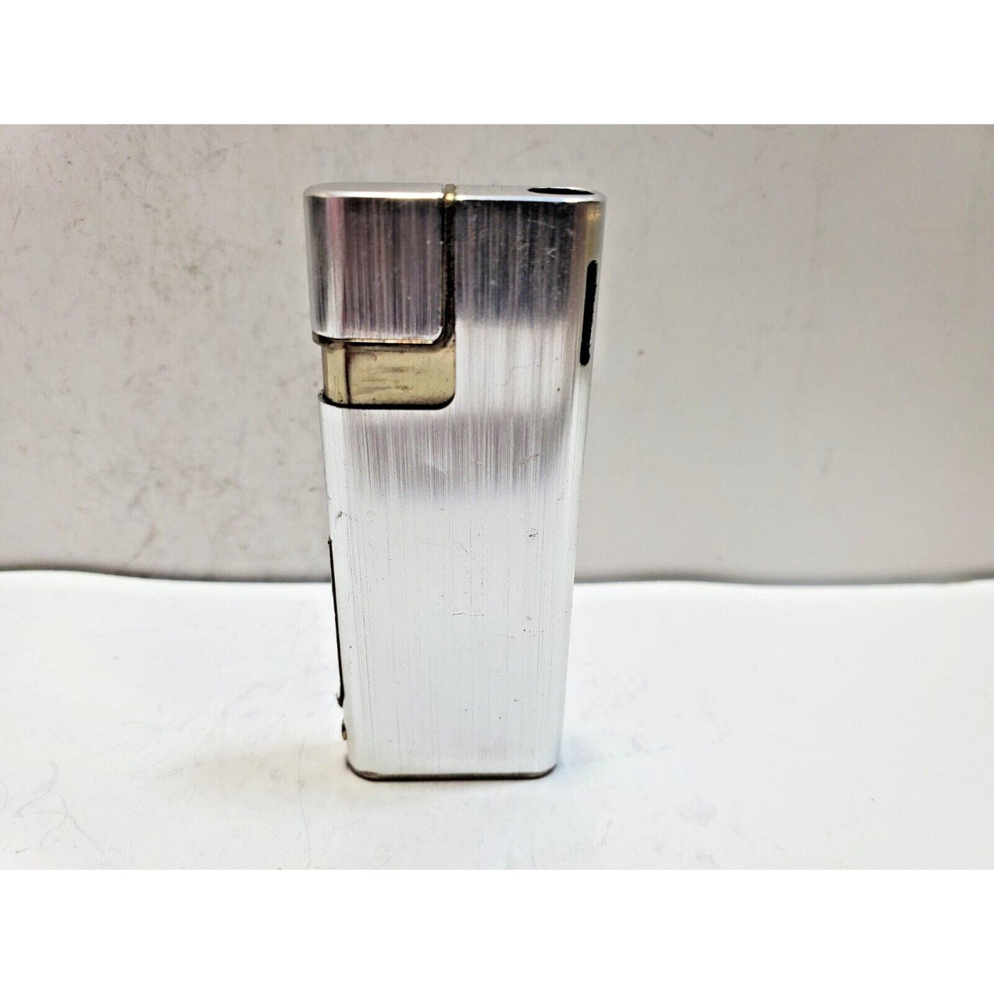 NOS Working Vintage BATTAT Silver & Gold Tone Lighter 6391/34