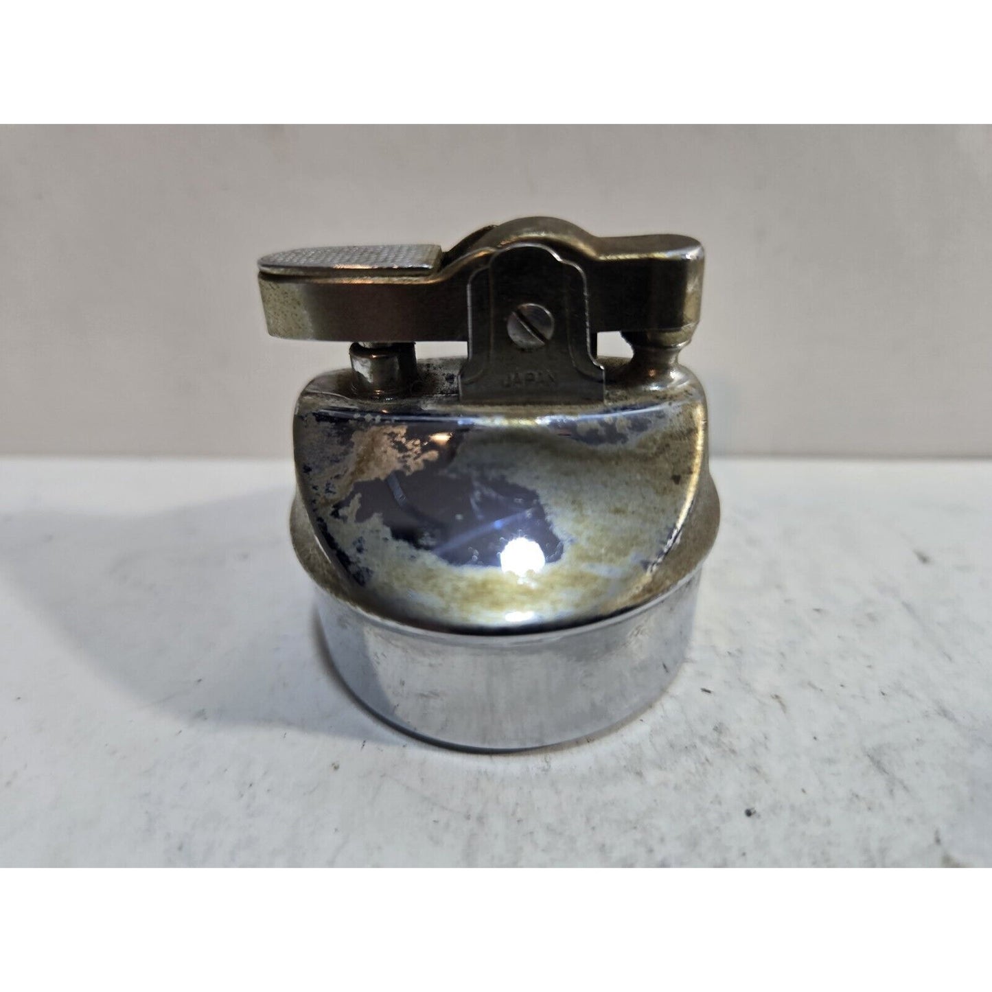 Vintage Working Table Lighter INSERT Fits 1 1/2" Round Base 7454/22