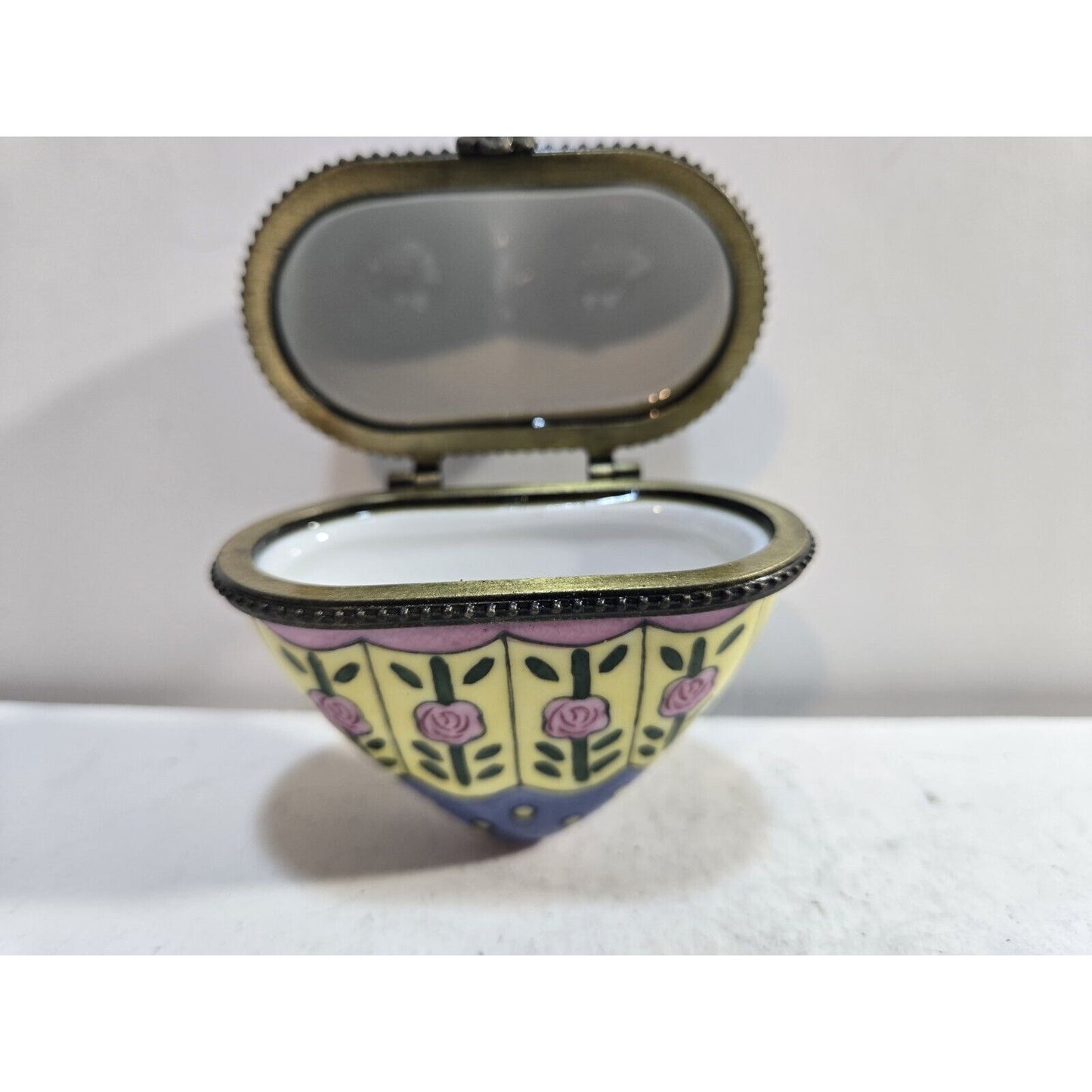 Porcelain Rose Pattern Heart Shaped Hinged Lid Trinket Box Pink Blue