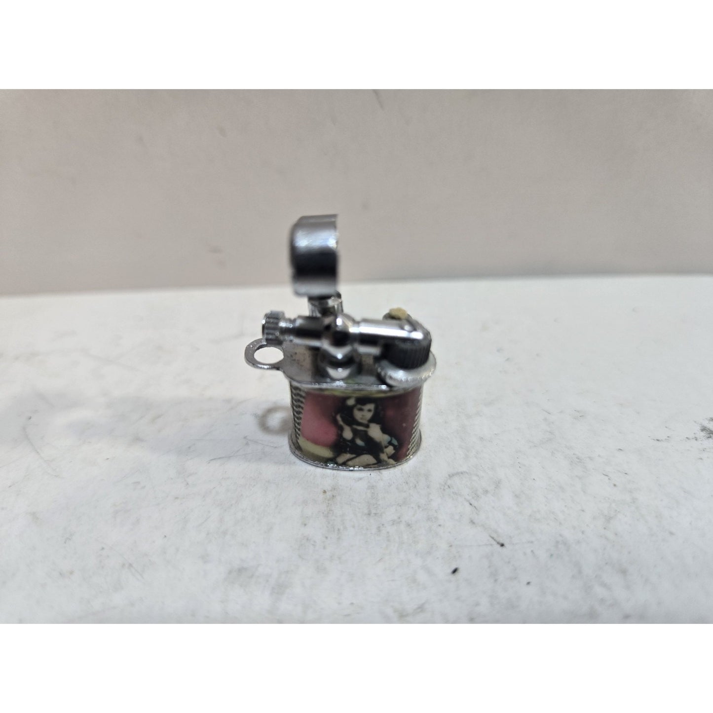 NOS Working Vintage Miniature Girlie Pin-Up Lift Arm Empress Lighter 7875,69/34