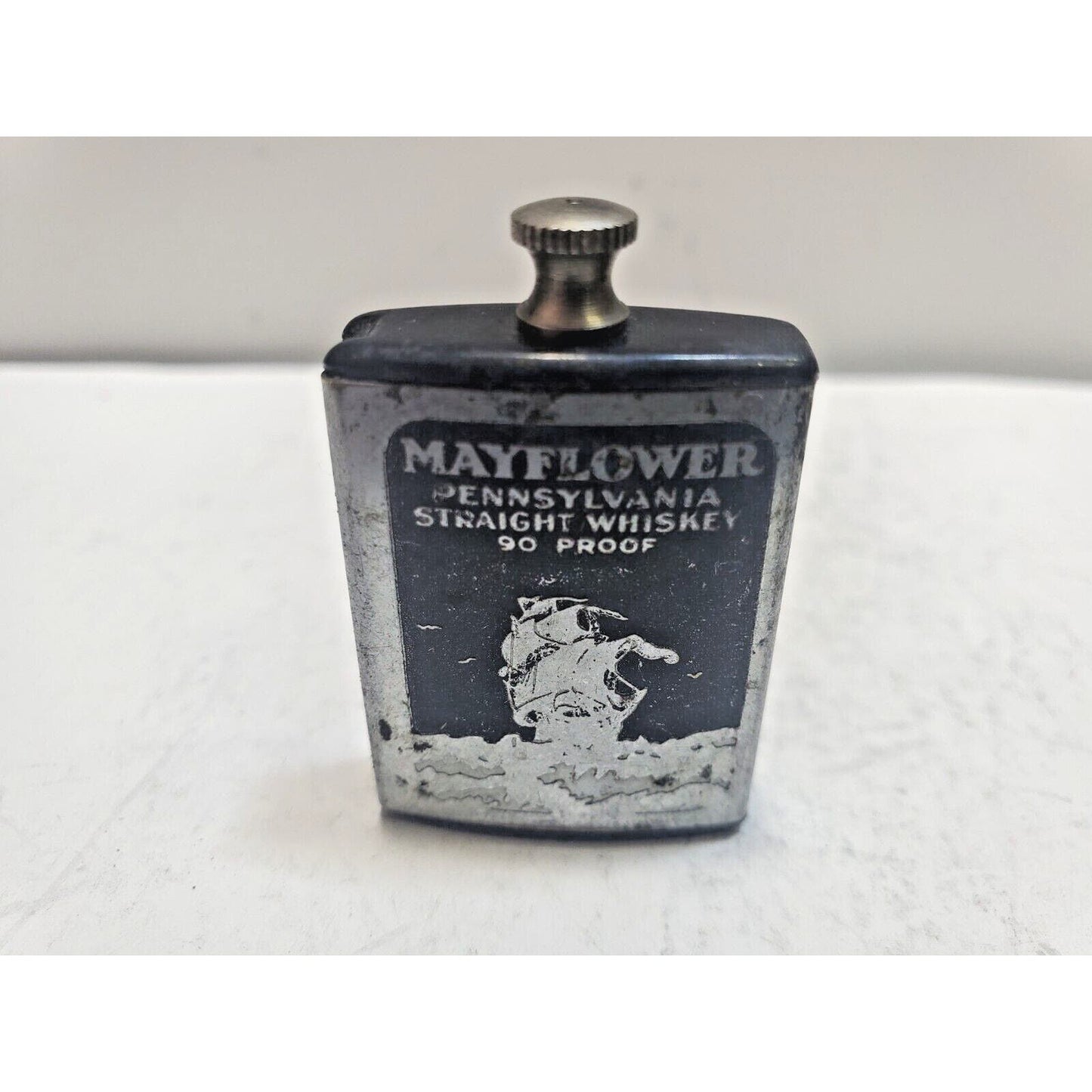 SCHENLEY MAYFLOWER PENNSYLVANIA STRAIGHT WHISKEY MATCH LITE LIGHTER STRIKER