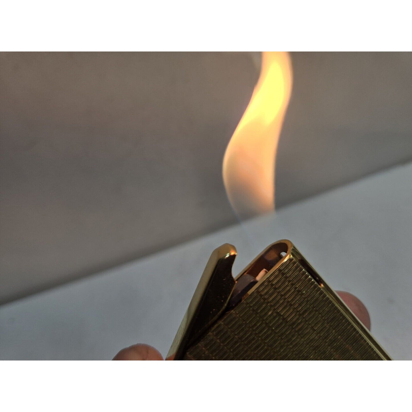 Working MARUMAN HALLEY, DL-6 Lighter, 22k Gold Plate, Vintage 7671/34