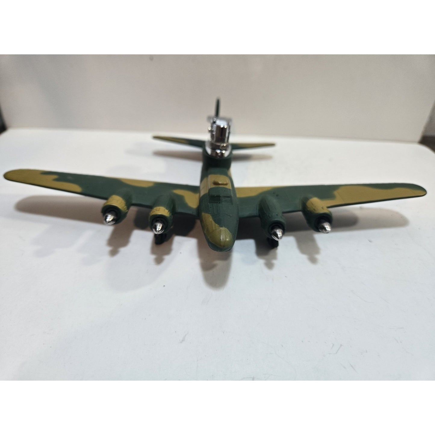 Working RARE Boeing B-17F Airplane Table Lighter Camouflage 7903/40
