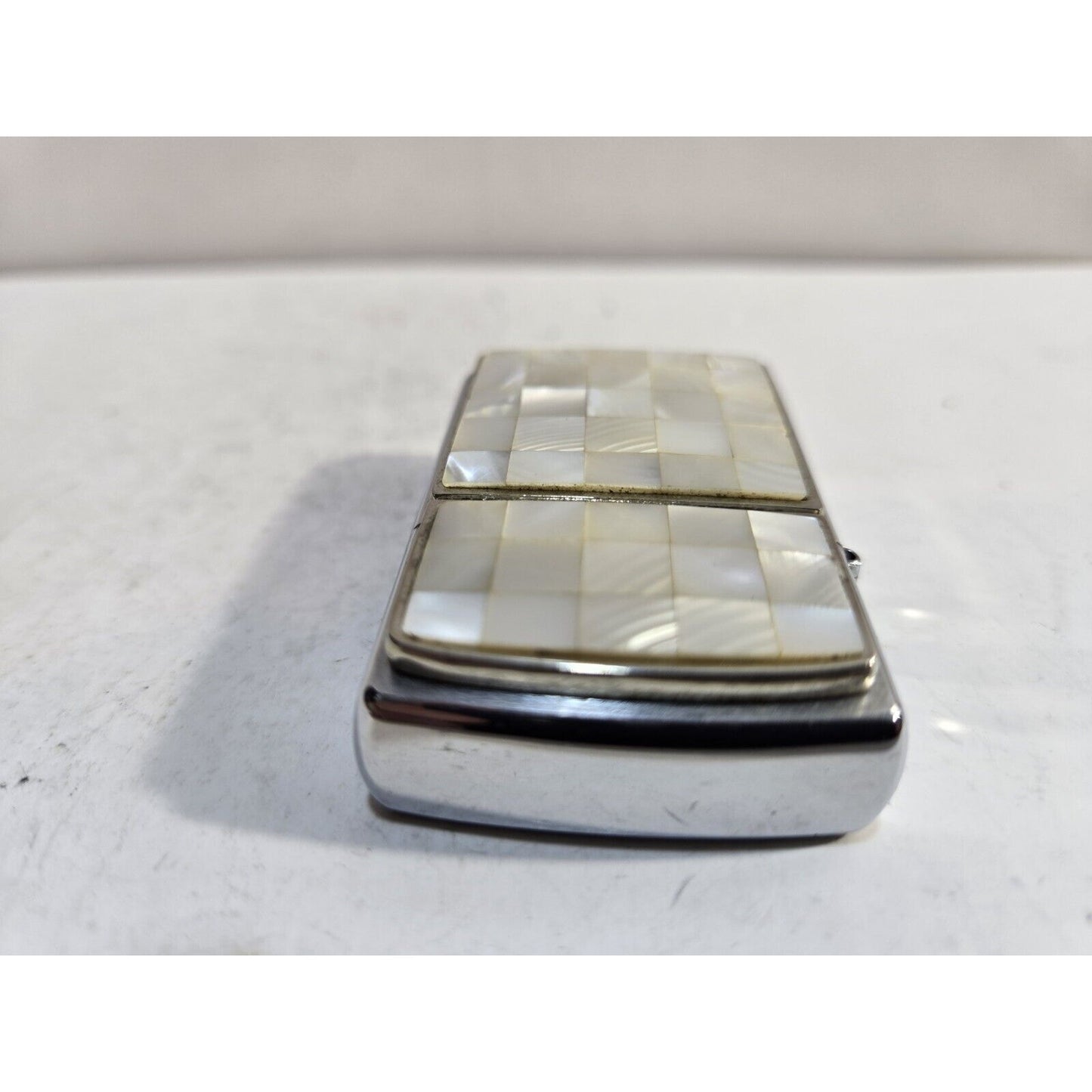 Working Vintg 2004 Zippo Lighter Mother Of Pearl Sea Weave Square White 7221/33