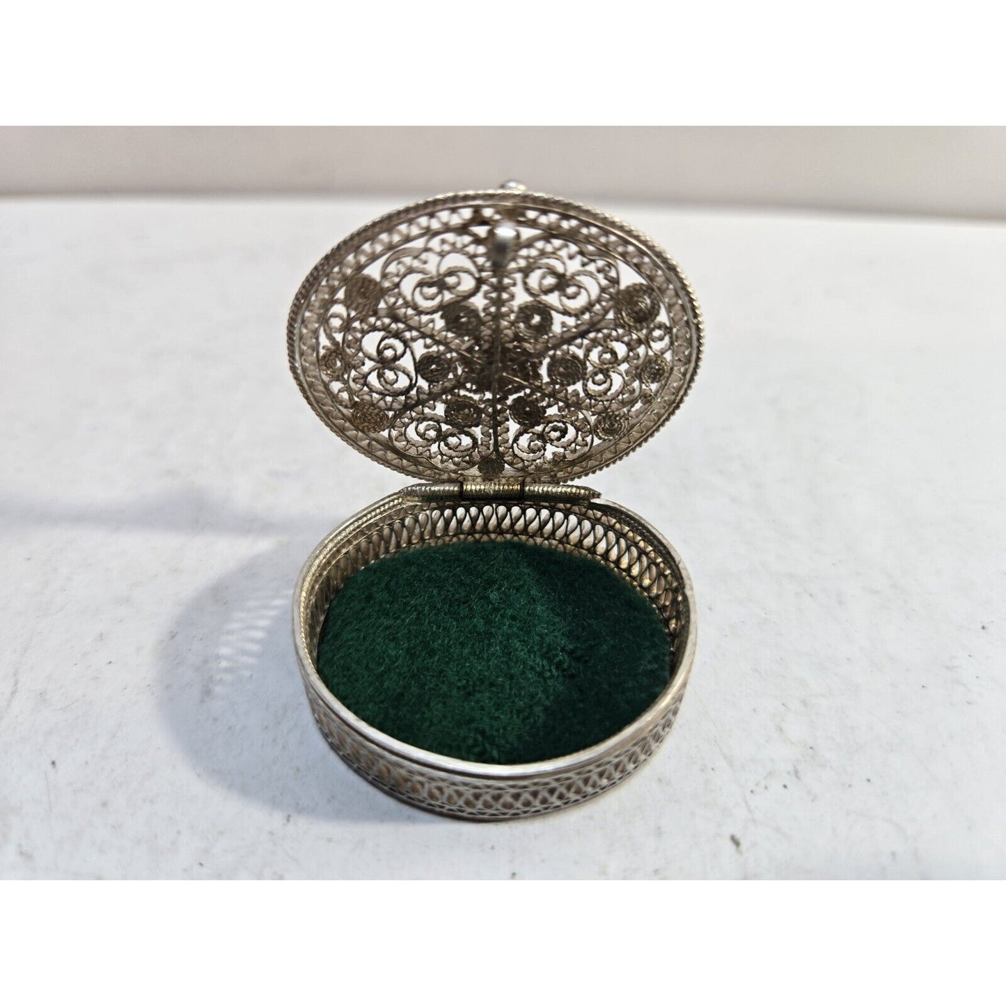 Vintage Filigree Sterling Silver Pill Trinket Box Snuff Case 7275/3