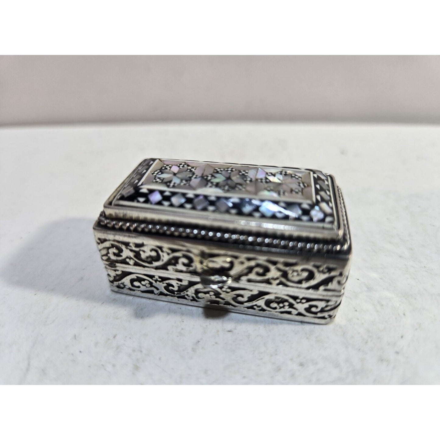 Vintage Sterling Silver & Mother Of Pearl Abalone Trinket Pill Snuff Box Case