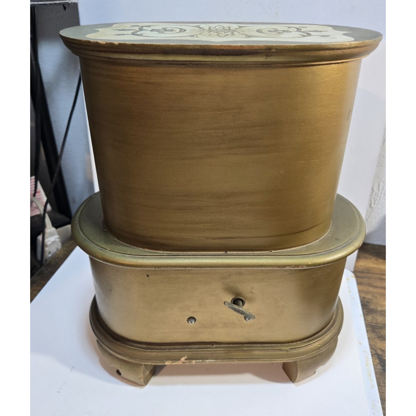 Apco LARGE VINTAGE FLORENTINE JEWELRY BOX, Music Box GOLD RARE GILT WOOD CASE