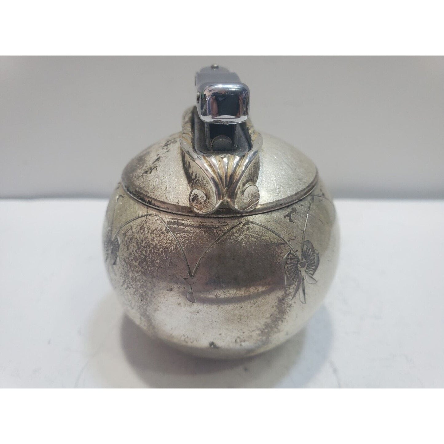 Vintage Colibri Kreisler Silver Cosmopolitan Rondelight Table Lighter 6632/40