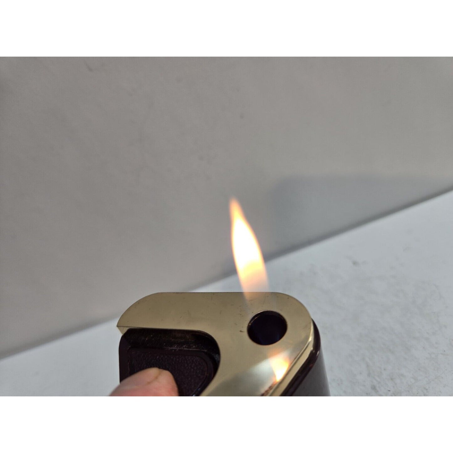 Working Vintage 2 1/2" Japan Table Lighter 7195/22