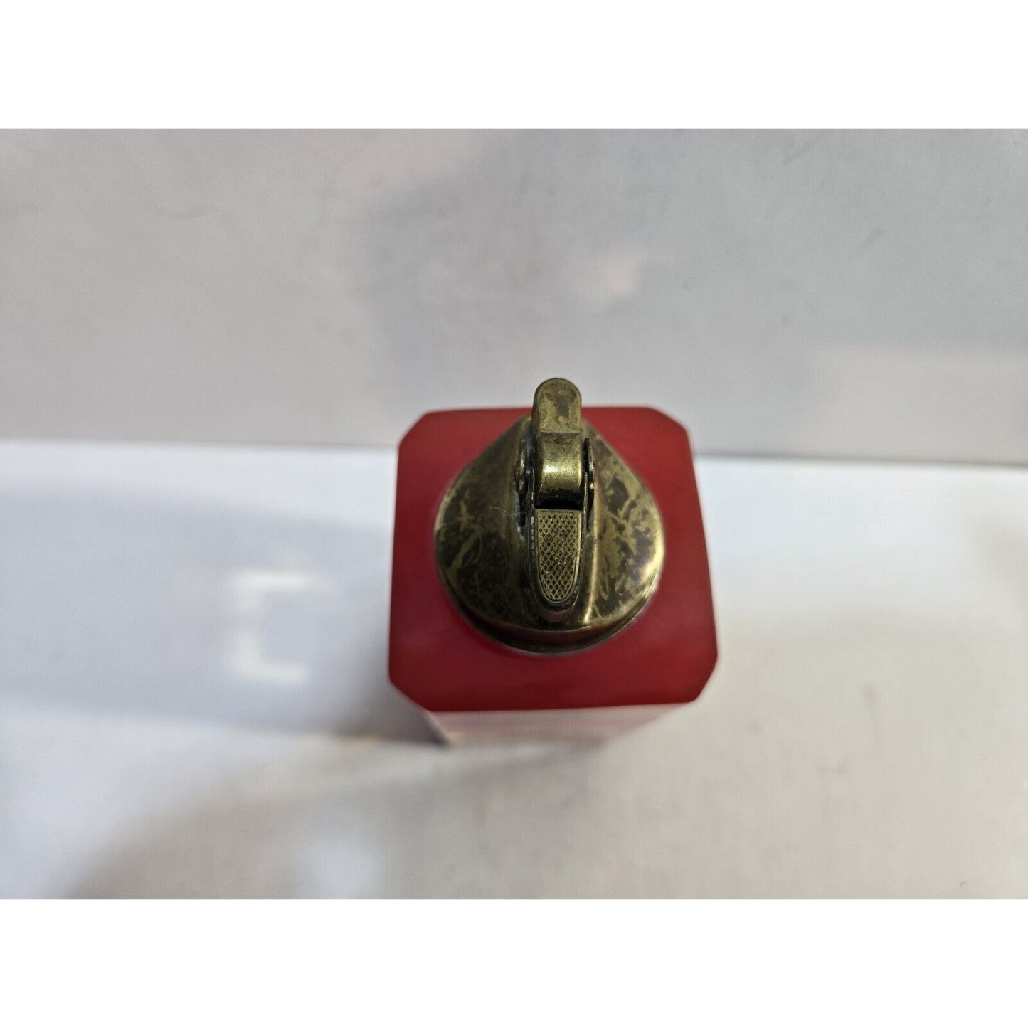 Working Vintage Japan Pagoda Table Lighter 4 1/4" 7664/40