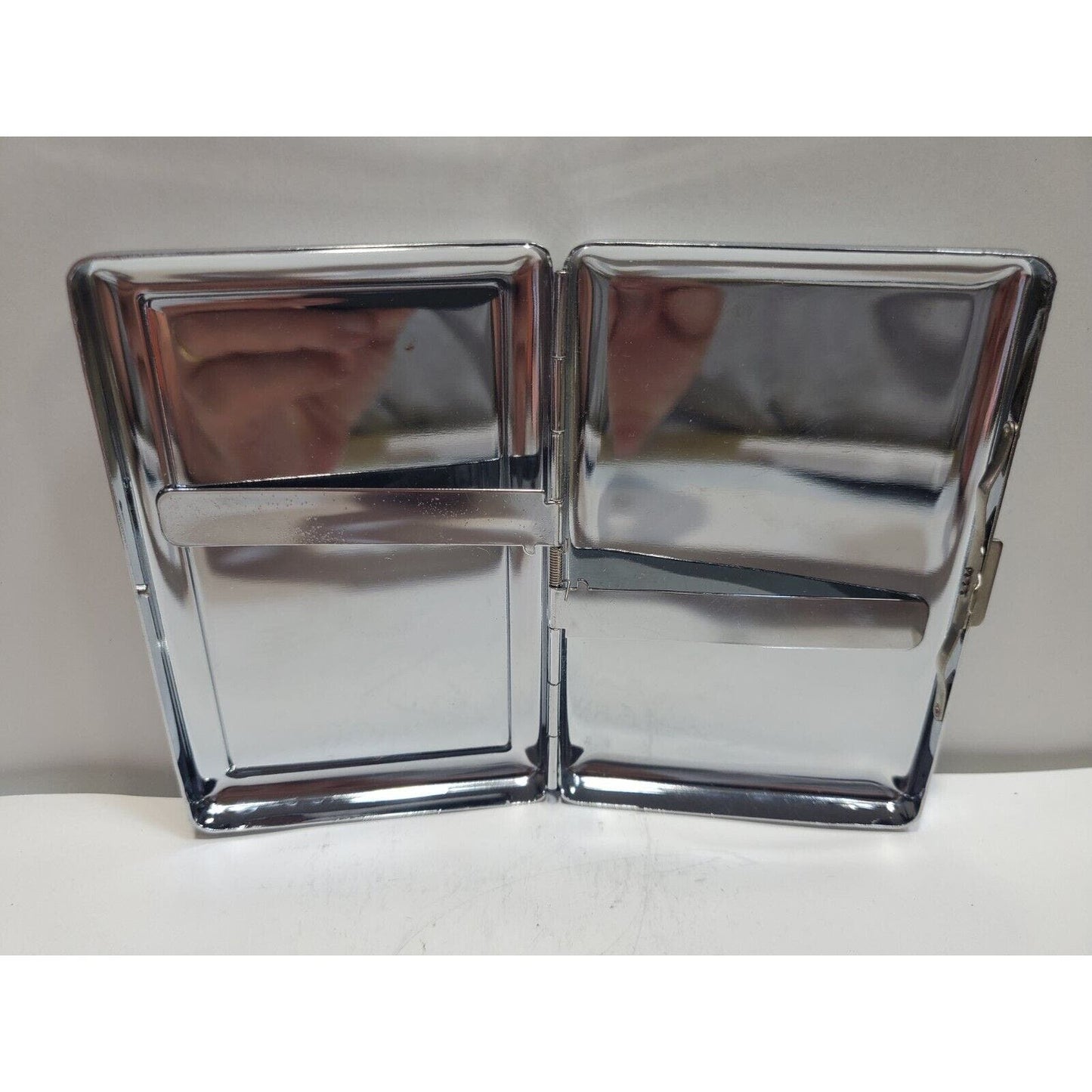 Pin Up Girl 100's Size Cigarette Case, She Can Kill With Her Smile 3x4" 6547/19