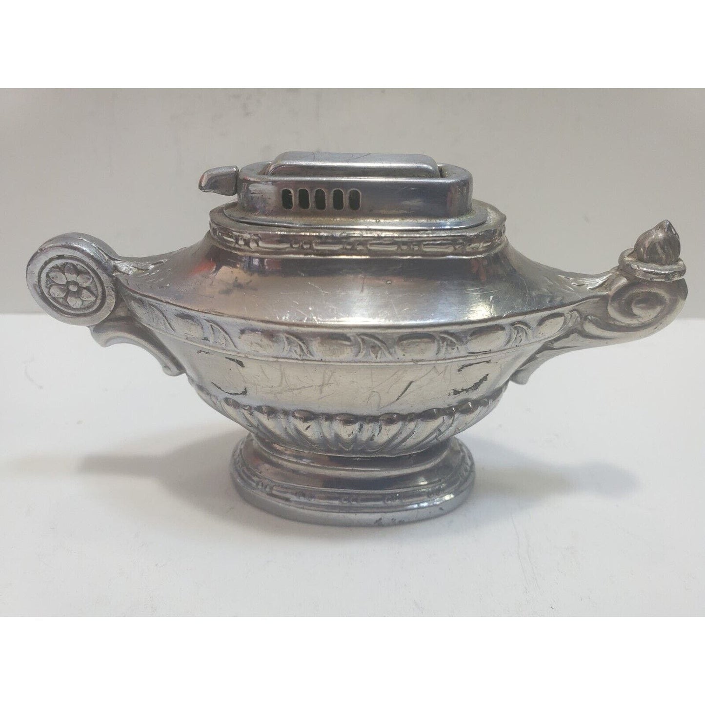 Working Vintage Aladdin Genie Lamp Table Lighter / Occupied Japan / 6481/40