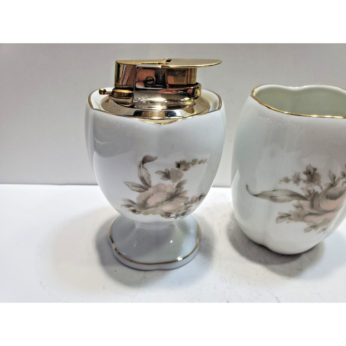 Working Vintage Ronson VARAFLAME COLONIAL Rose Lighter & Cigarette Holder