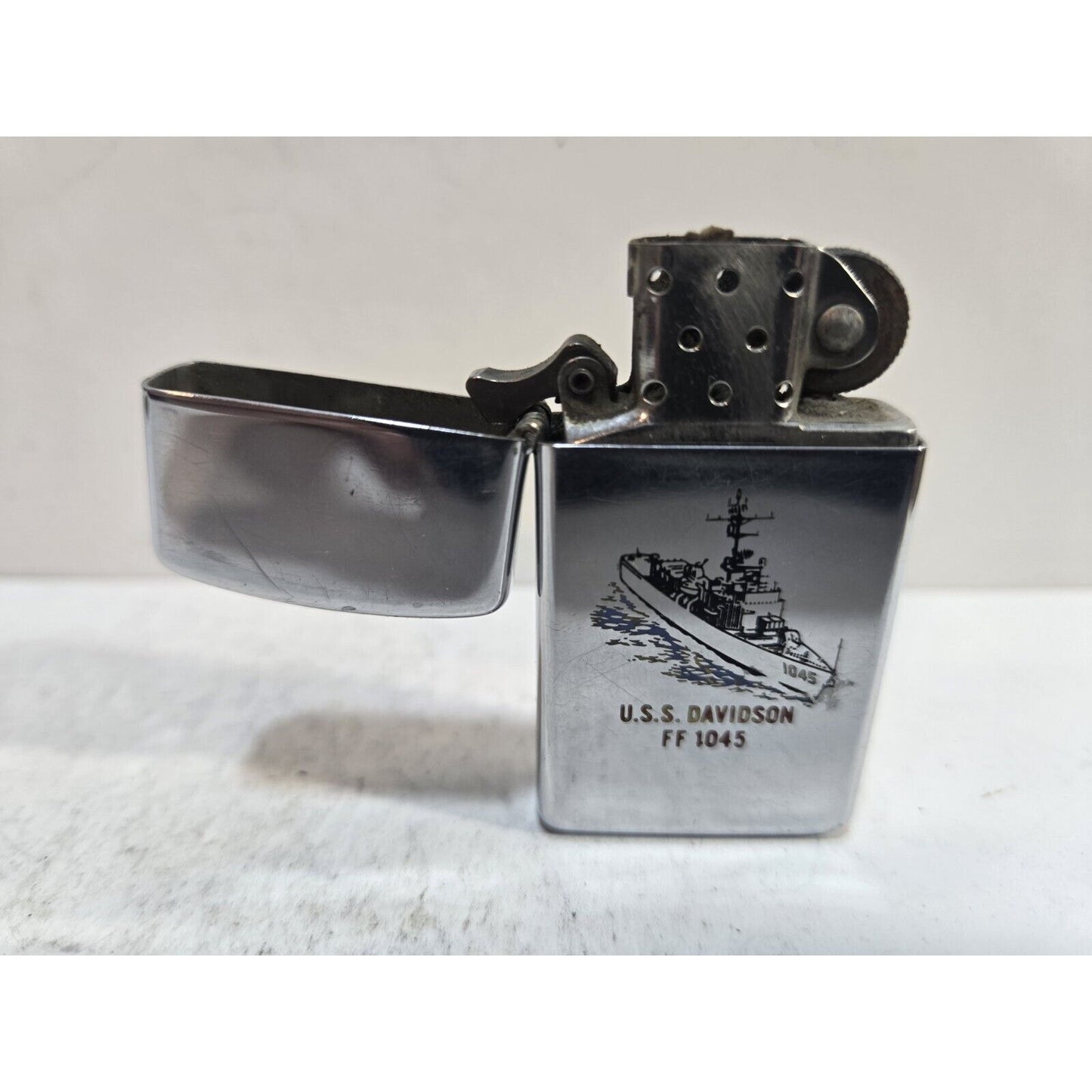 Vintage Working USS Davidson FF 1045 Zippo Lighter 7511/33