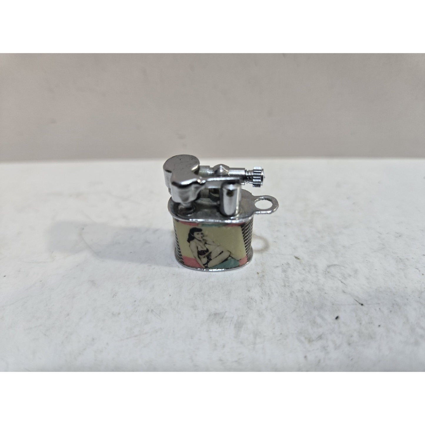NOS Working Vintage Miniature Girlie Pin-Up Lift Arm Empress Lighter 7875,69/34
