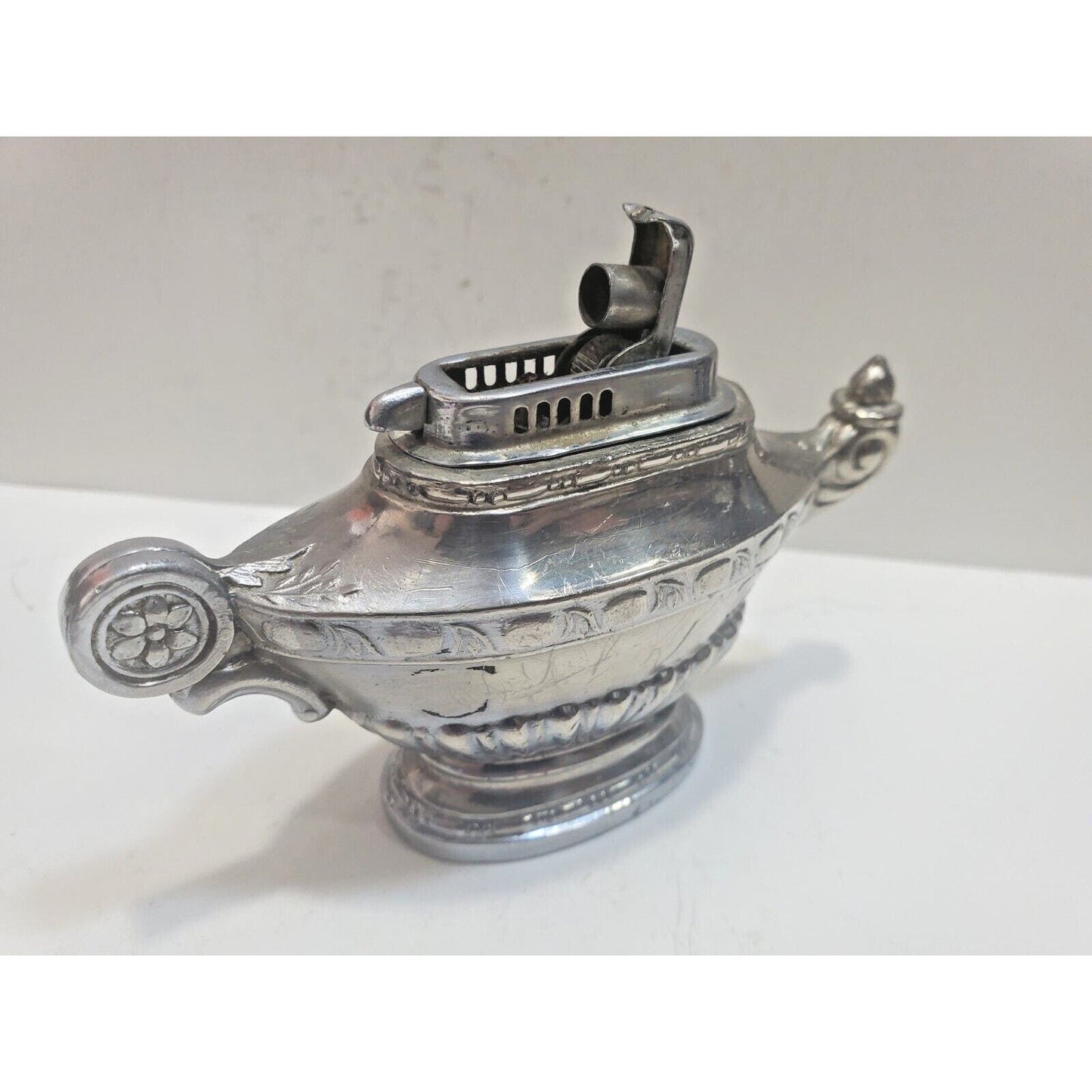 Working Vintage Aladdin Genie Lamp Table Lighter / Occupied Japan / 6481/40