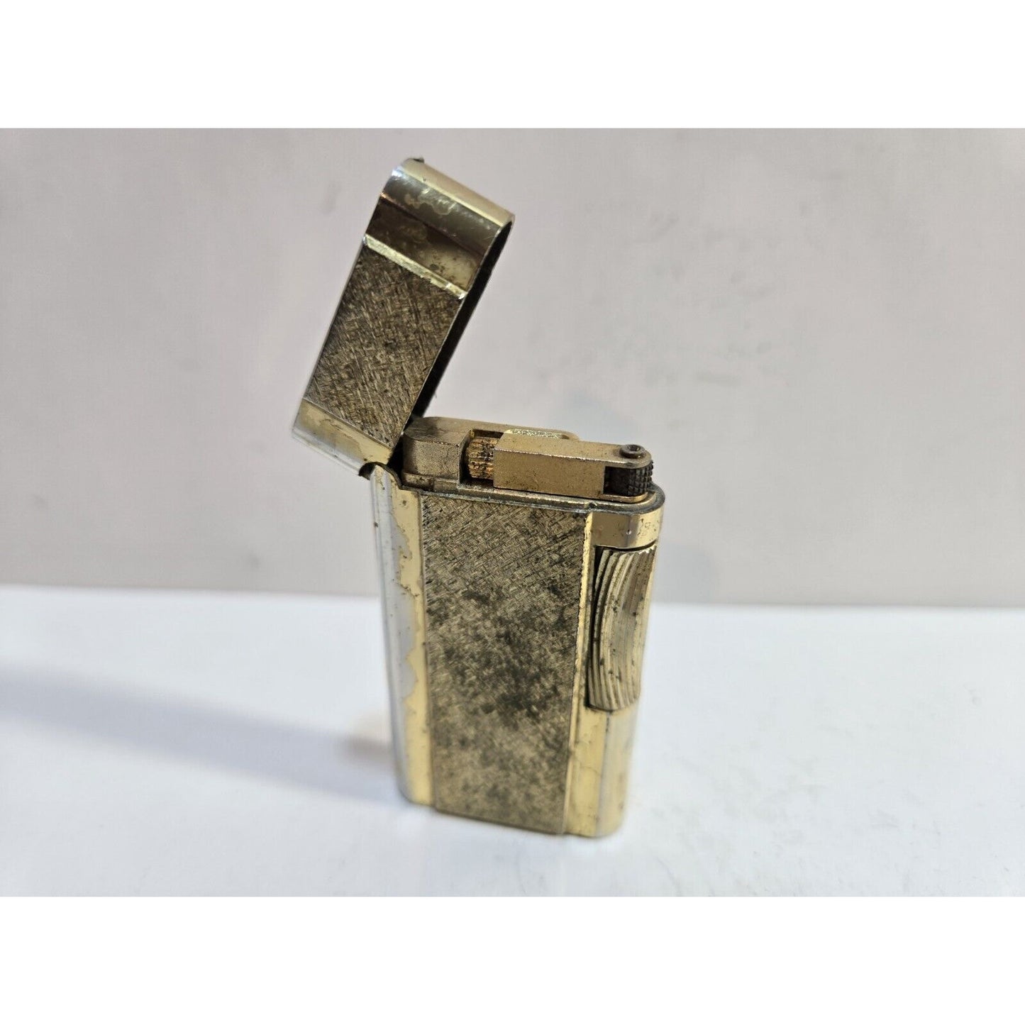 Vintage Zippo Contempo Gold Tone Butane Lighter 6852/33