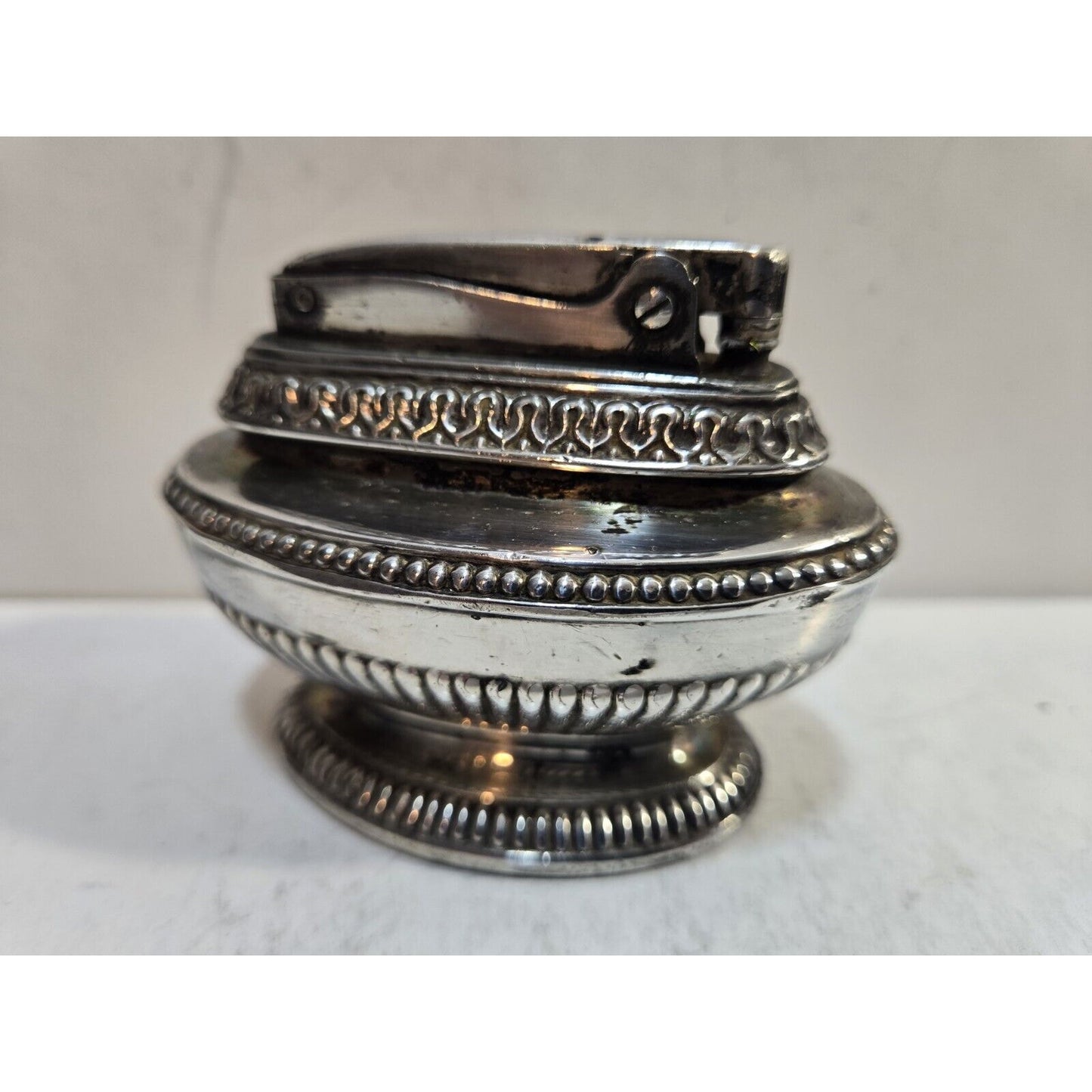 VINTAGE WORKING Ronson Queen Anne Silver Table Lighter 7711/13