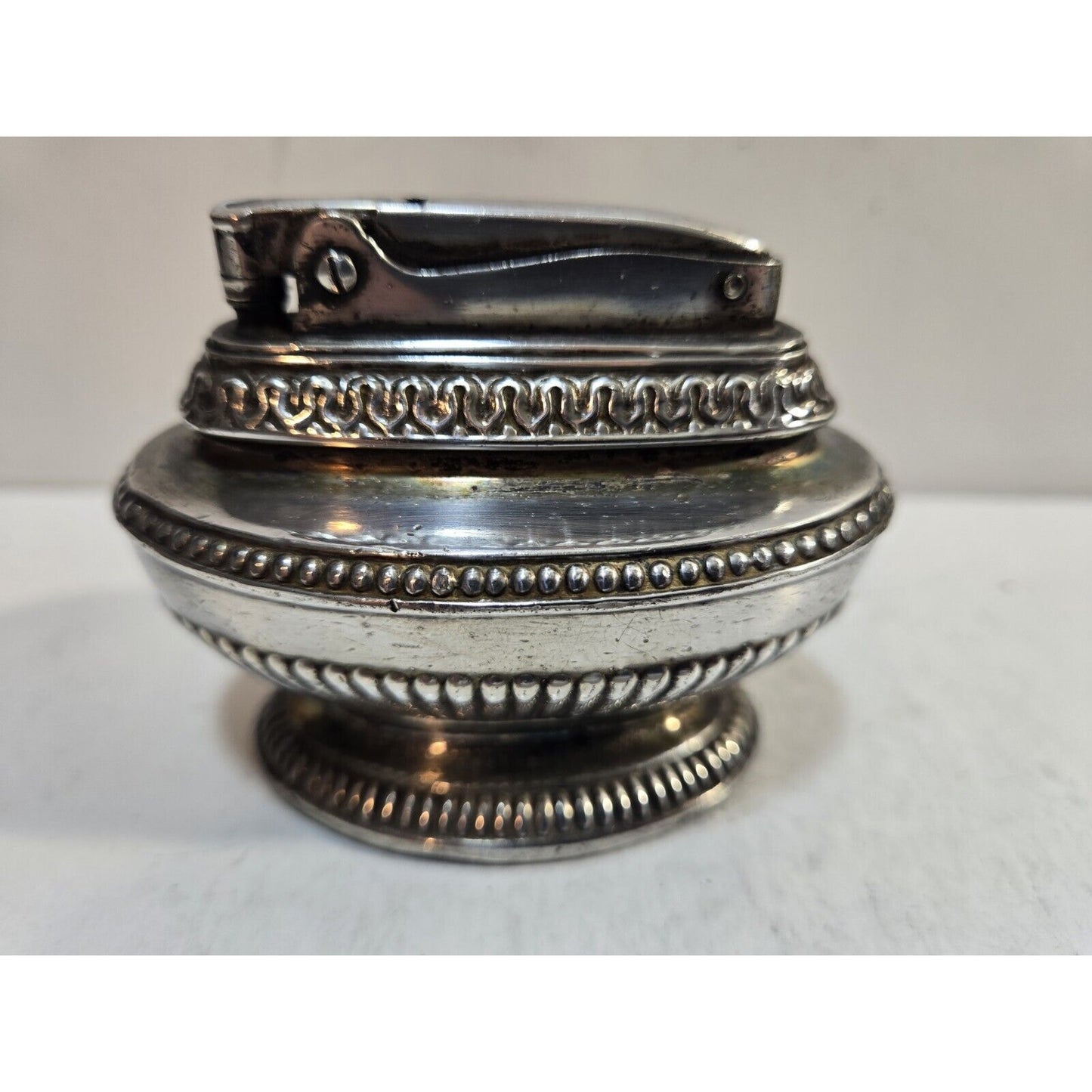 VINTAGE WORKING Ronson Queen Anne Silver Table Lighter 7711/13