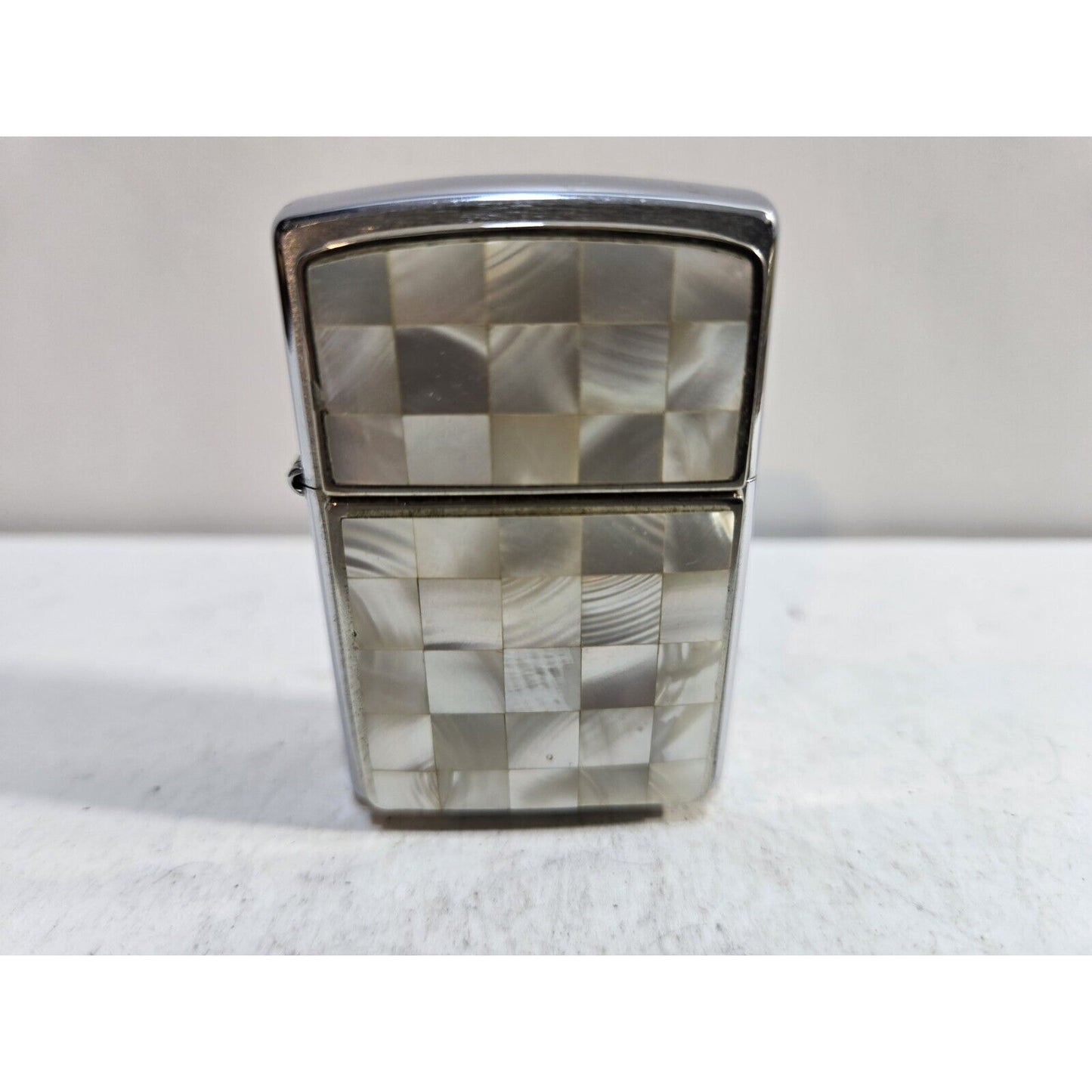 Working Vintg 2004 Zippo Lighter Mother Of Pearl Sea Weave Square White 7221/33