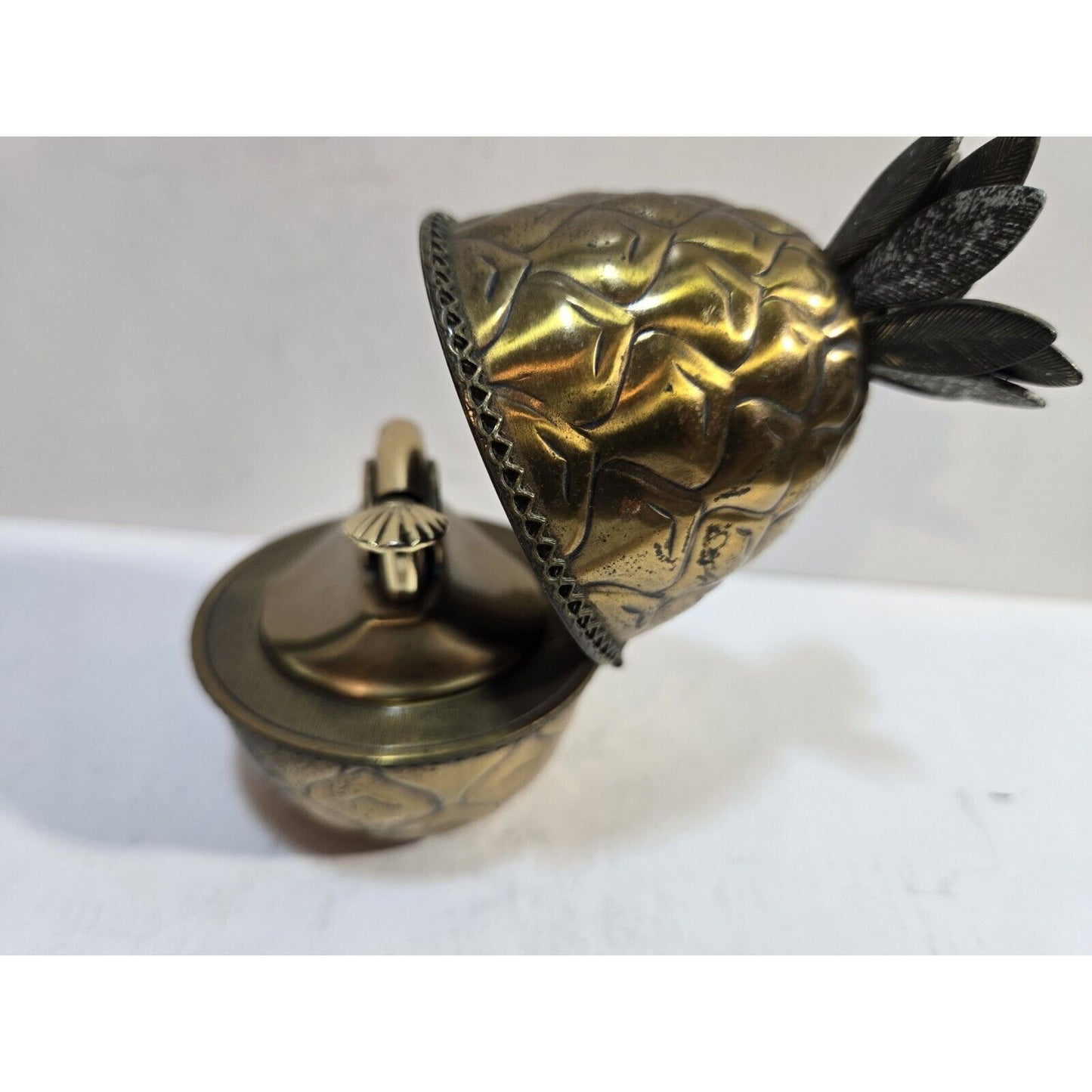 Working Vintage Evans Pineapple Table Gold Tone Lighter 7587/13