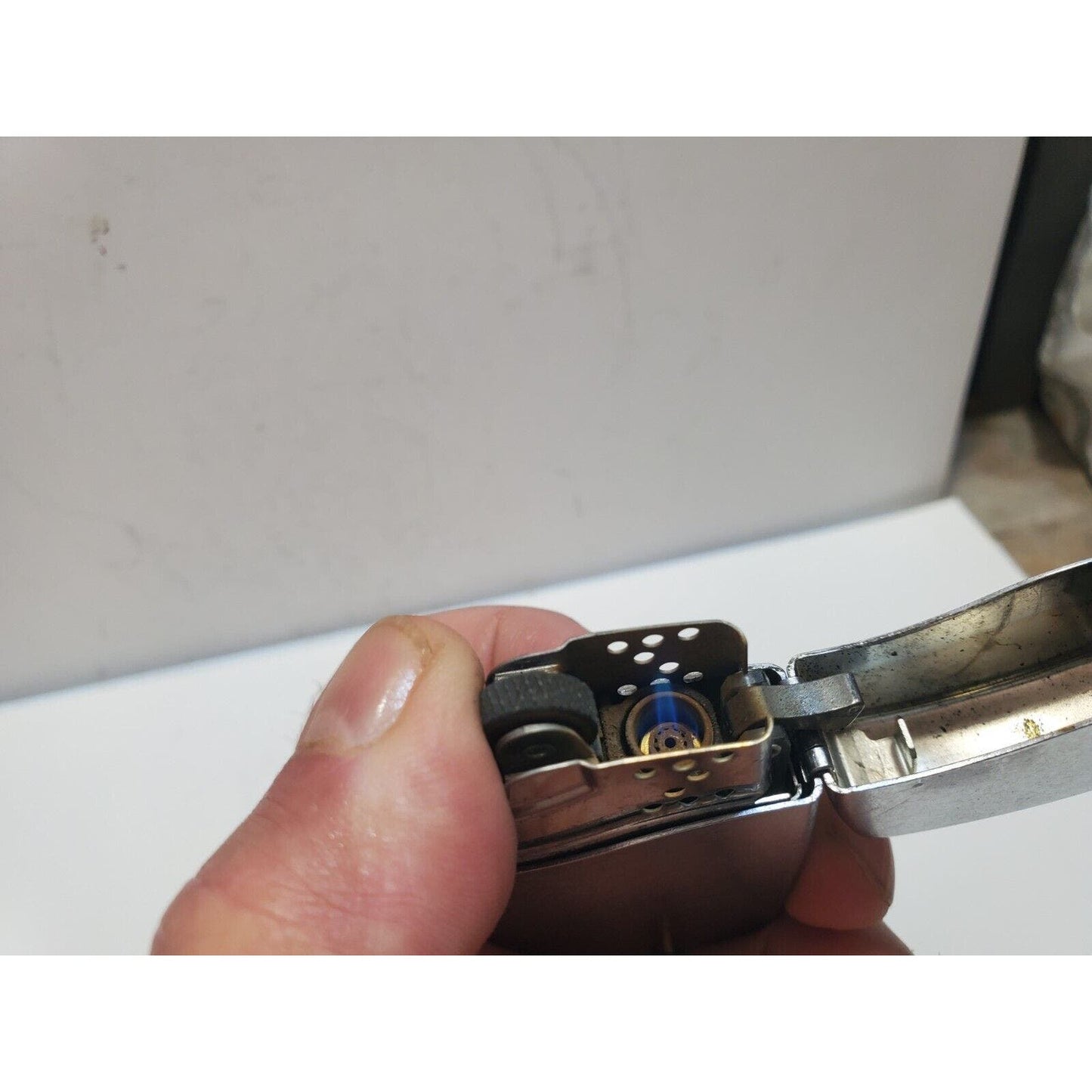 Working Vintage 2005 Zippo Blu Classic Chrome Butane Lighter 6319/33