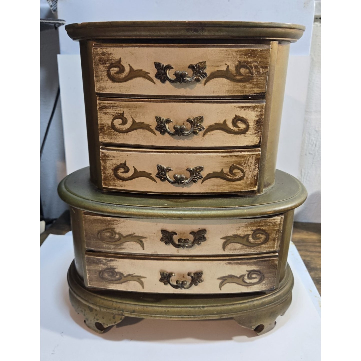 Apco LARGE VINTAGE FLORENTINE JEWELRY BOX, Music Box GOLD RARE GILT WOOD CASE