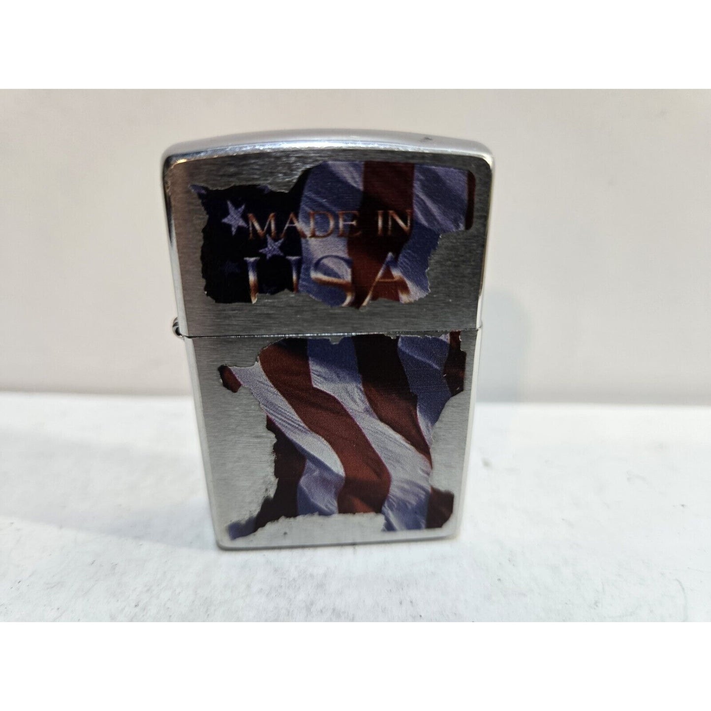 Working Zippo Windproof American Flag Lighter Made In USA 2012 7220/33