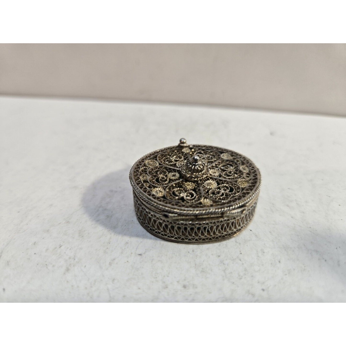 Vintage Filigree Sterling Silver Pill Trinket Box Snuff Case 7275/3