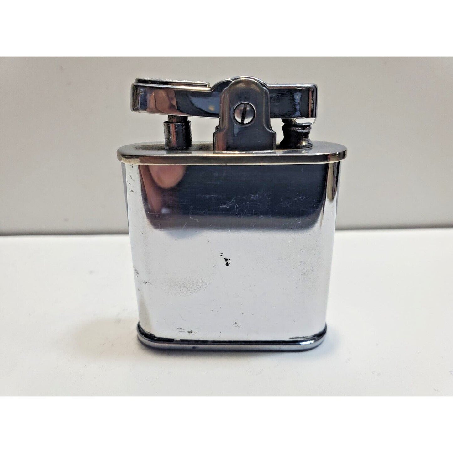 Vintage Ronson Vangurd Silver Tone Lighter 6663/26