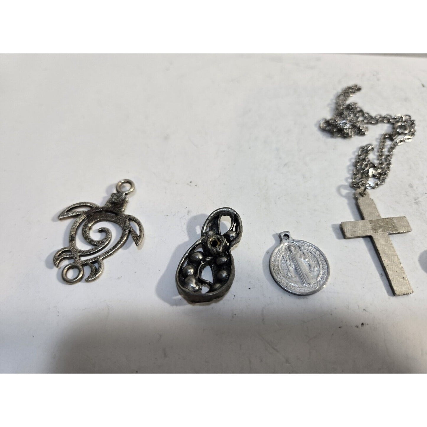 lot of 7 vintage collectible pendants