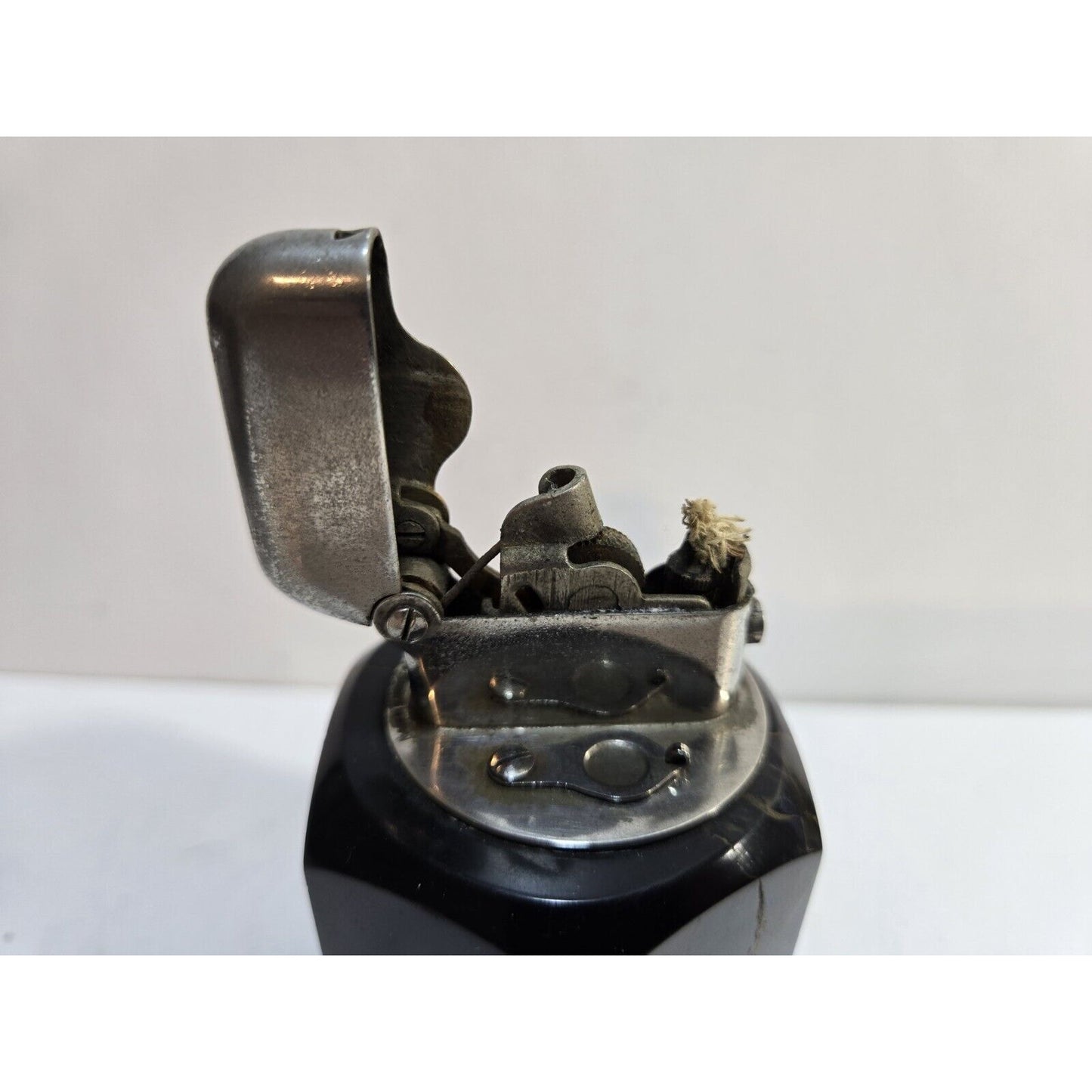 Working Vintage Thorens Black Marble Base Table Lighter Single Claw 6805/40