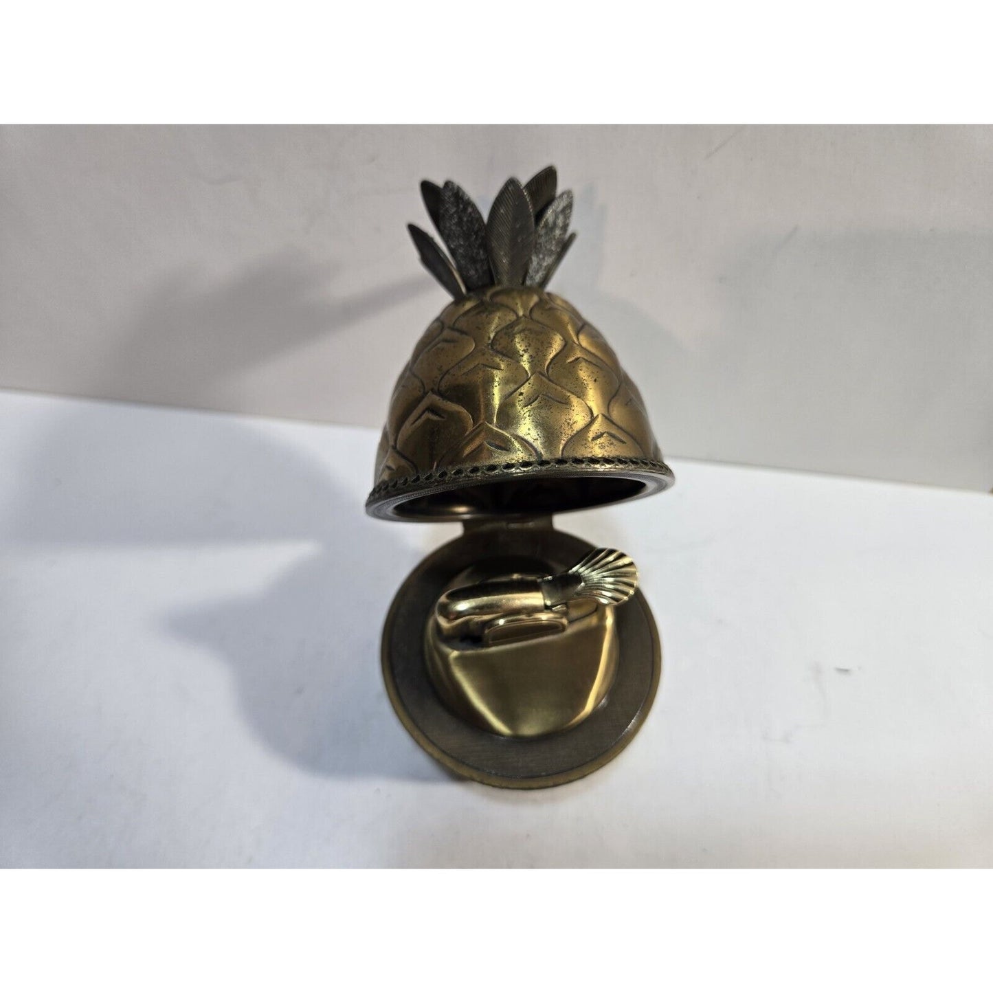Working Vintage Evans Pineapple Table Gold Tone Lighter 7587/13