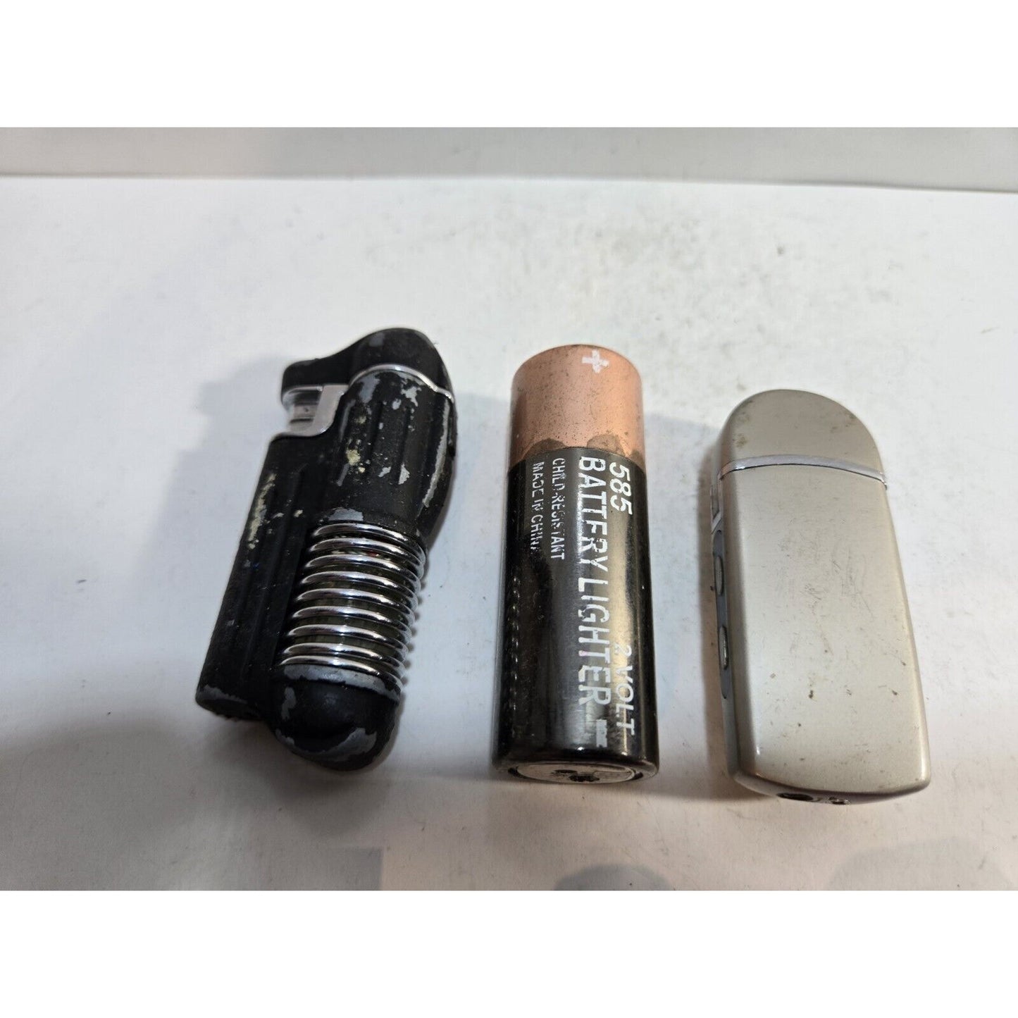 Lot OF 6 Vintage LIGHTERS / WORKING 7369/35