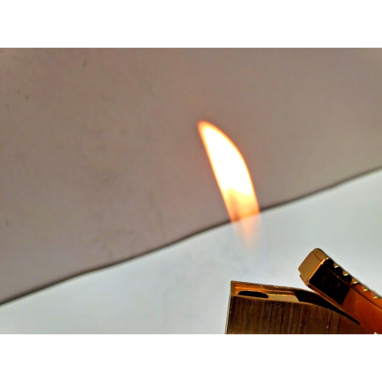 NOS Working Vintage BATTAT Gold Tone Lighter 6390/34