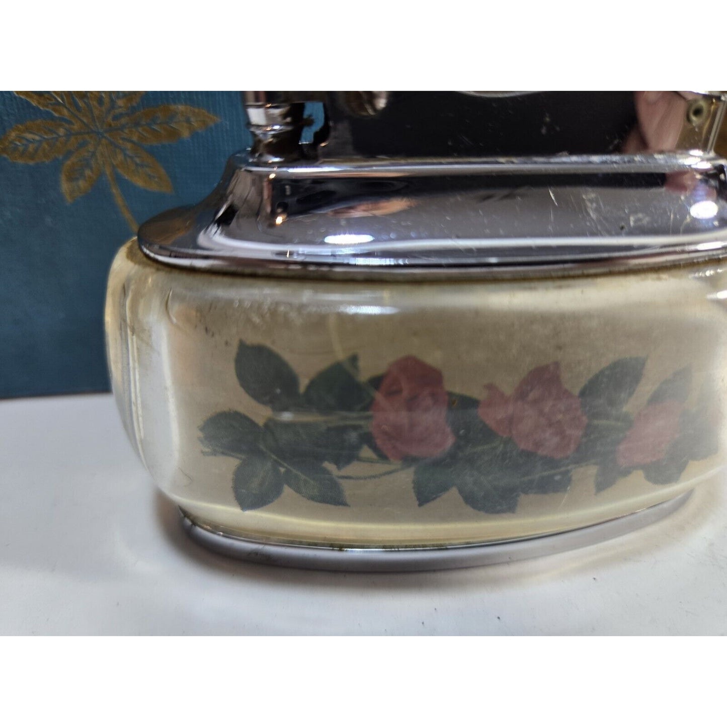 Vintage Working Ronson Four Roses Cigarette Lighter Trophy / Orig. Box 6910/13